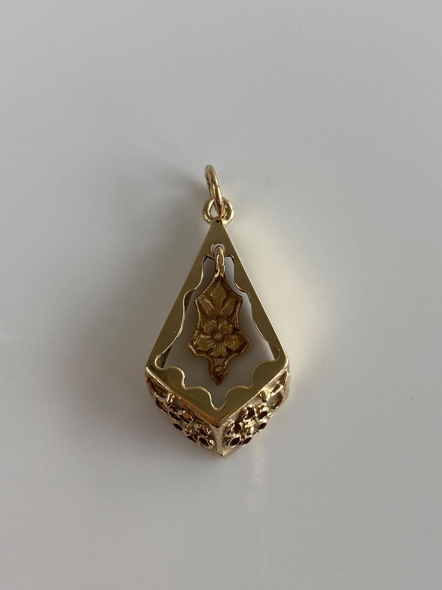 Vintage Solid 14k Yellow Gold Floral Dangle Diamond Shape Charm