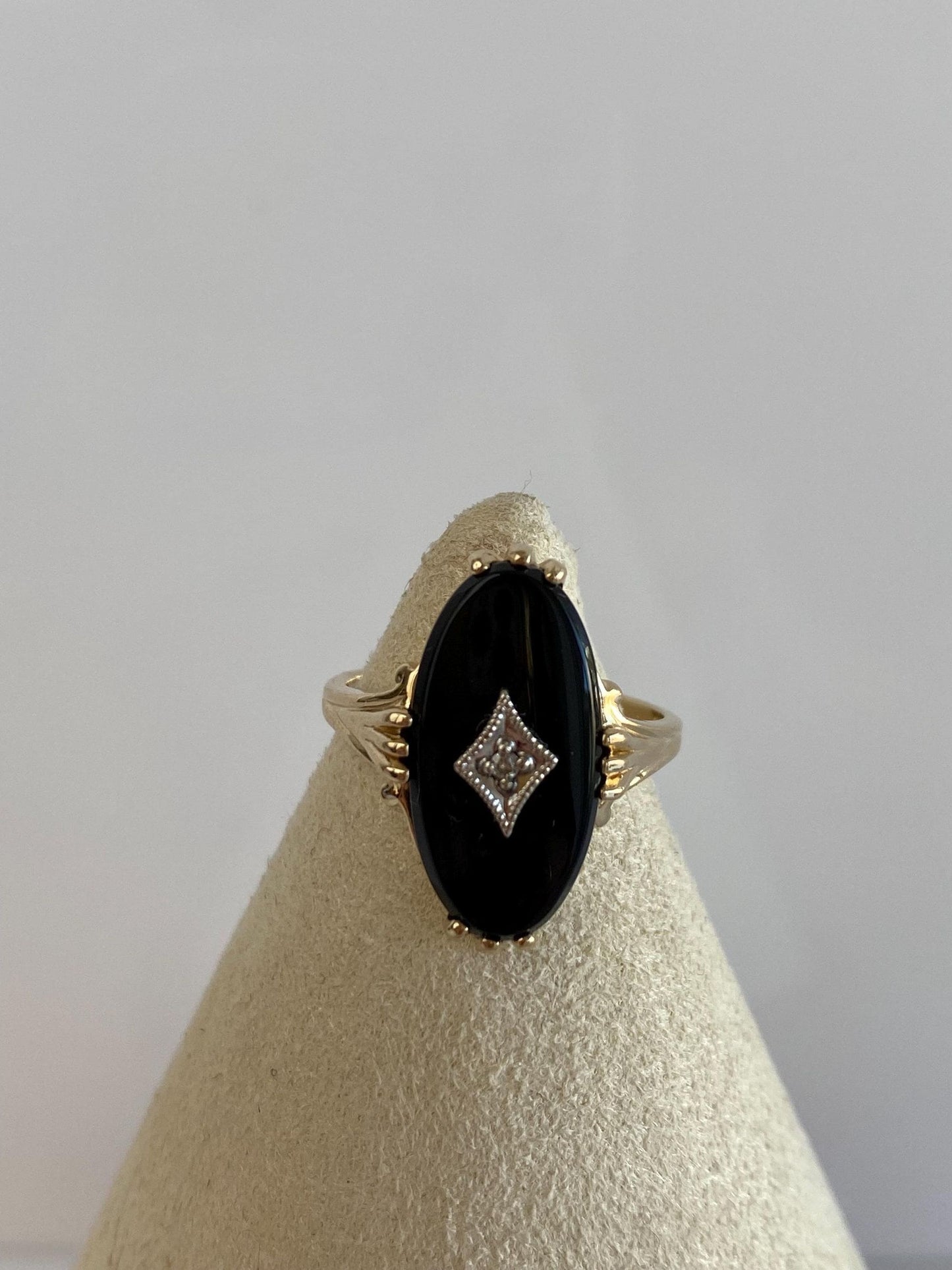 Vintage Solid 14k Yellow Gold Diamond Onyx Ring - Size 6
