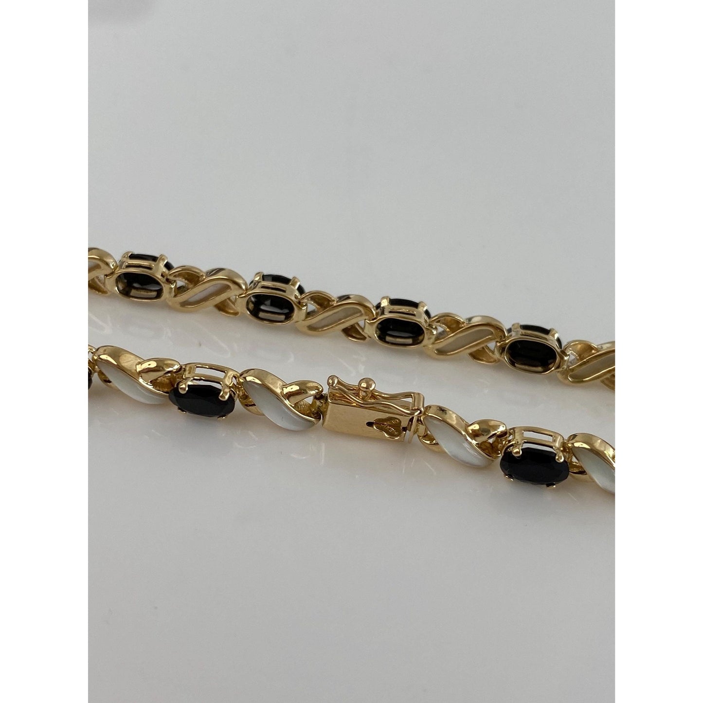 Vintage Solid 14k Yellow Gold Onyx Mother of Pearl XO Link Bracelet - 7.25 inches
