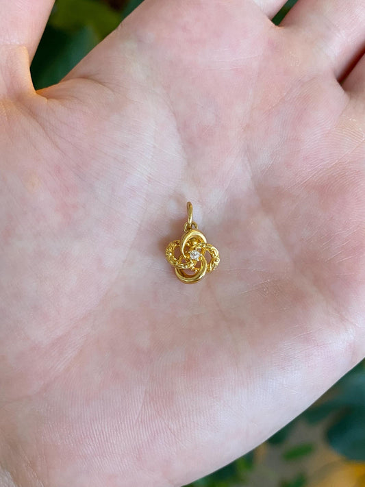 Vintage Solid 22k Yellow Gold Diamond Textured Knot Charm