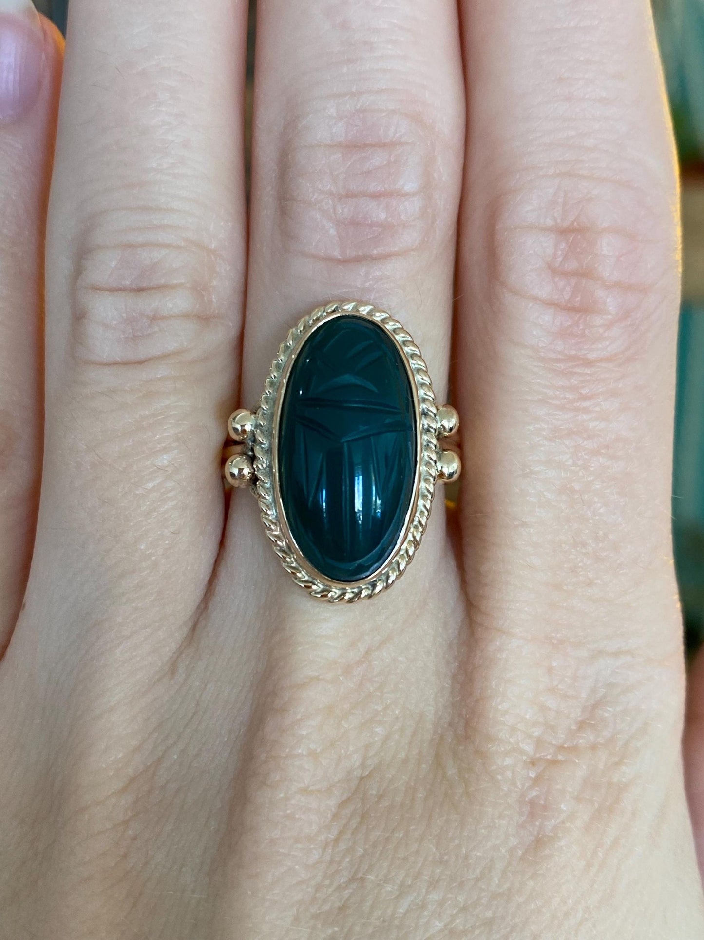 Vintage Solid 14k Yellow Gold Carved Green Chalcedony Scarab Ring - Size 7.75