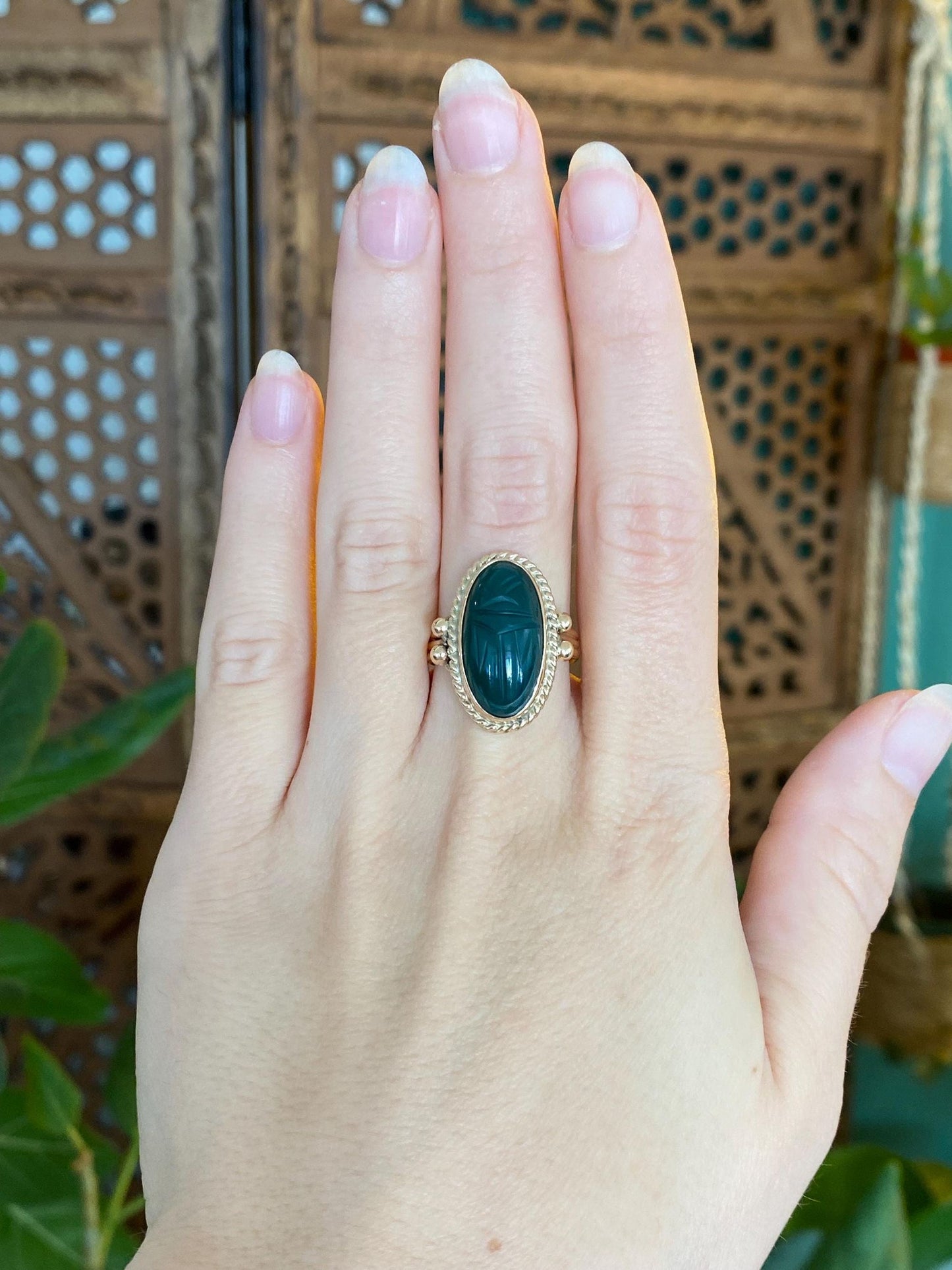 Vintage Solid 14k Yellow Gold Carved Green Chalcedony Scarab Ring - Size 7.75