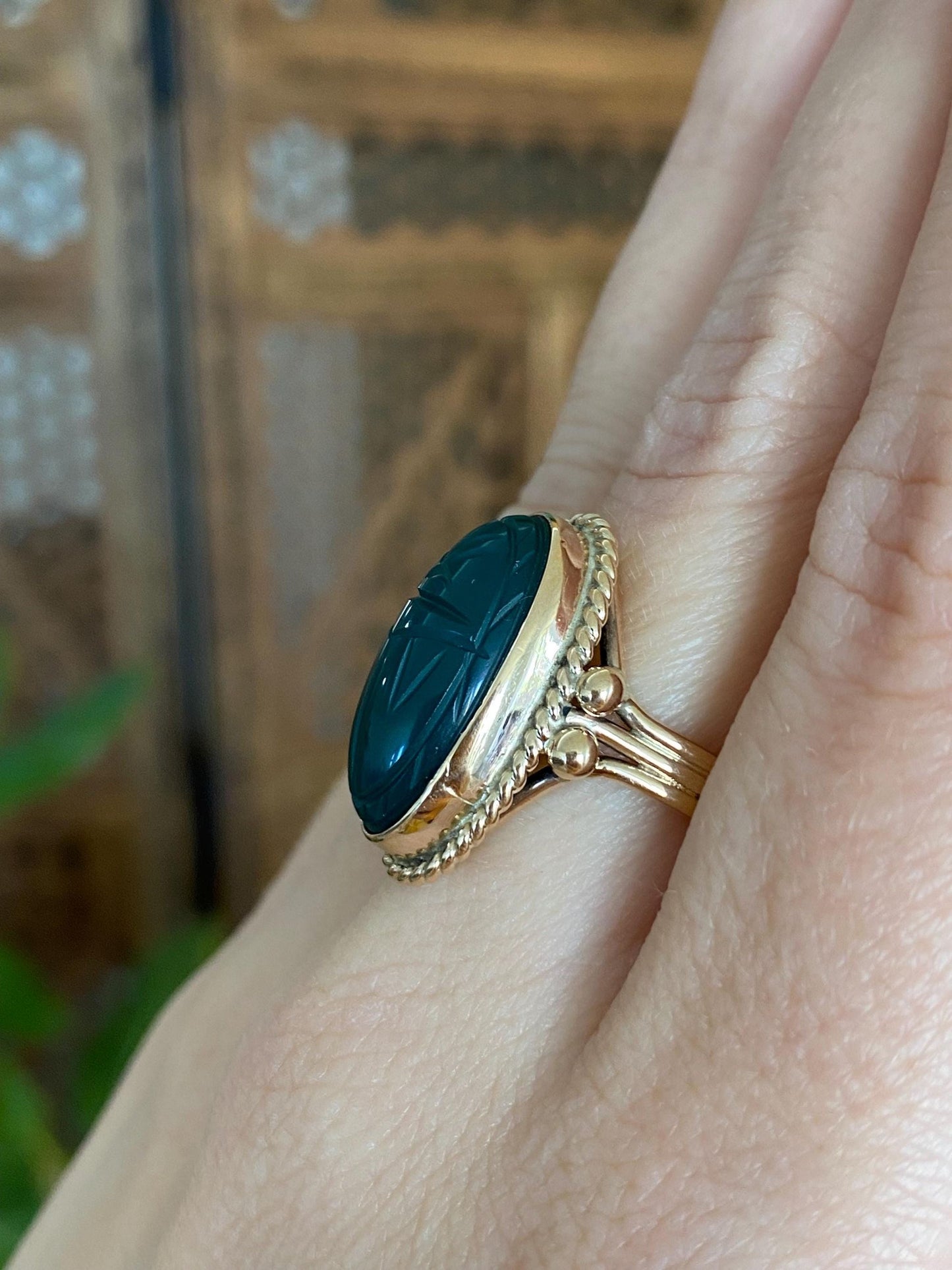 Vintage Solid 14k Yellow Gold Carved Green Chalcedony Scarab Ring - Size 7.75