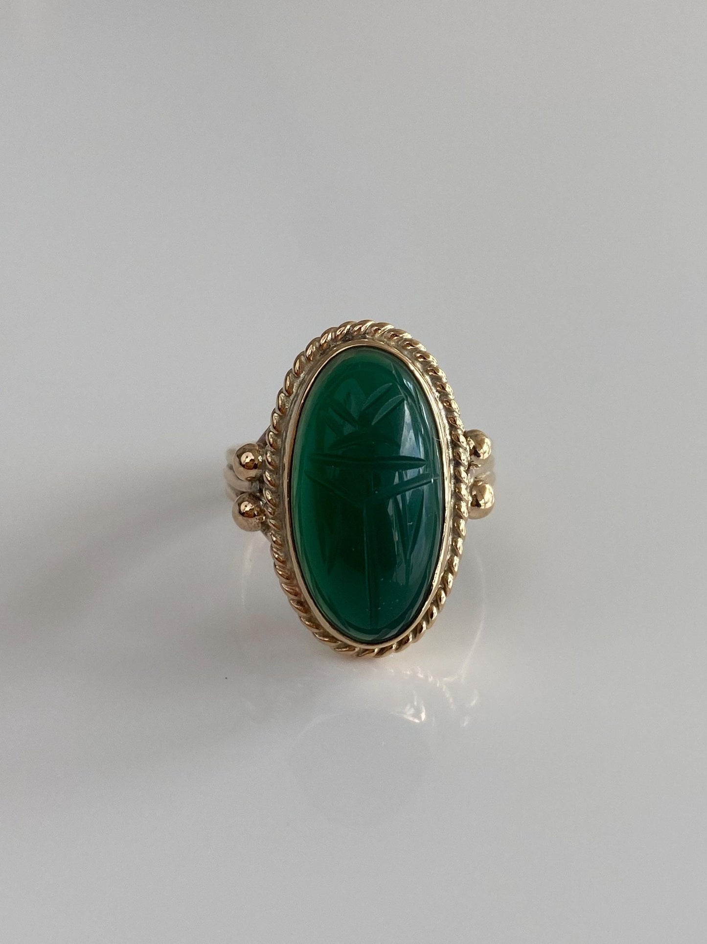 Vintage Solid 14k Yellow Gold Carved Green Chalcedony Scarab Ring - Size 7.75