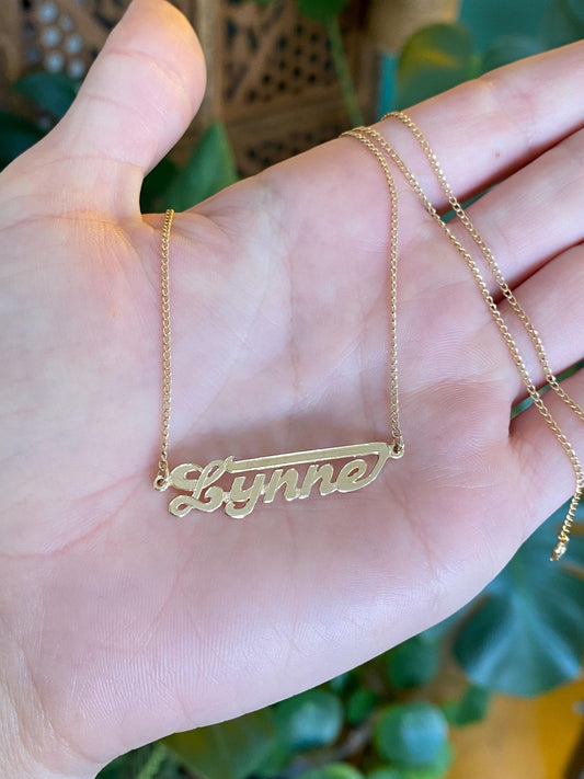 Vintage Solid 14k Yellow Gold 'Lynne' Nameplate Curb Chain Necklace - 17 inches