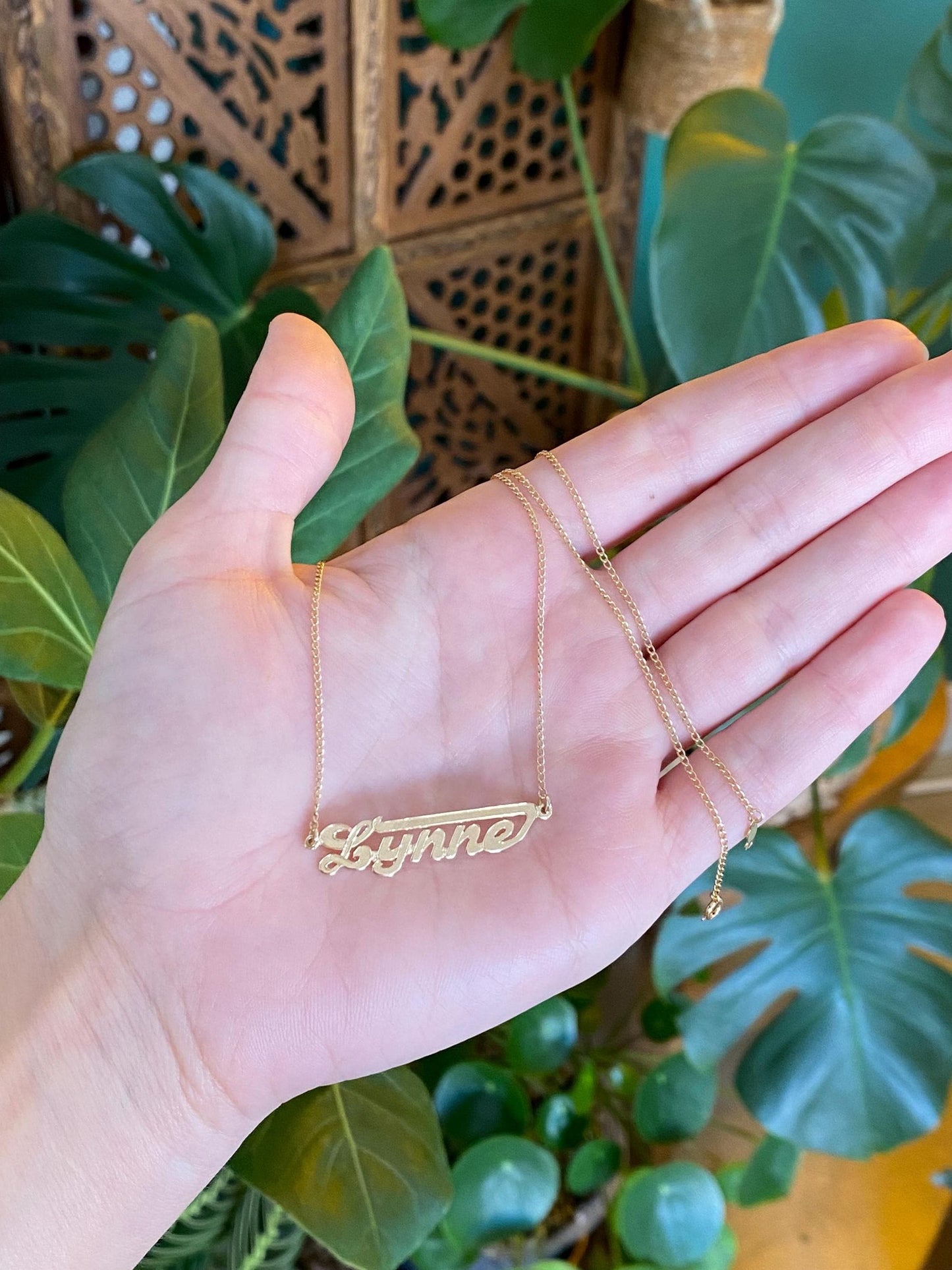 Vintage Solid 14k Yellow Gold 'Lynne' Nameplate Curb Chain Necklace - 17 inches