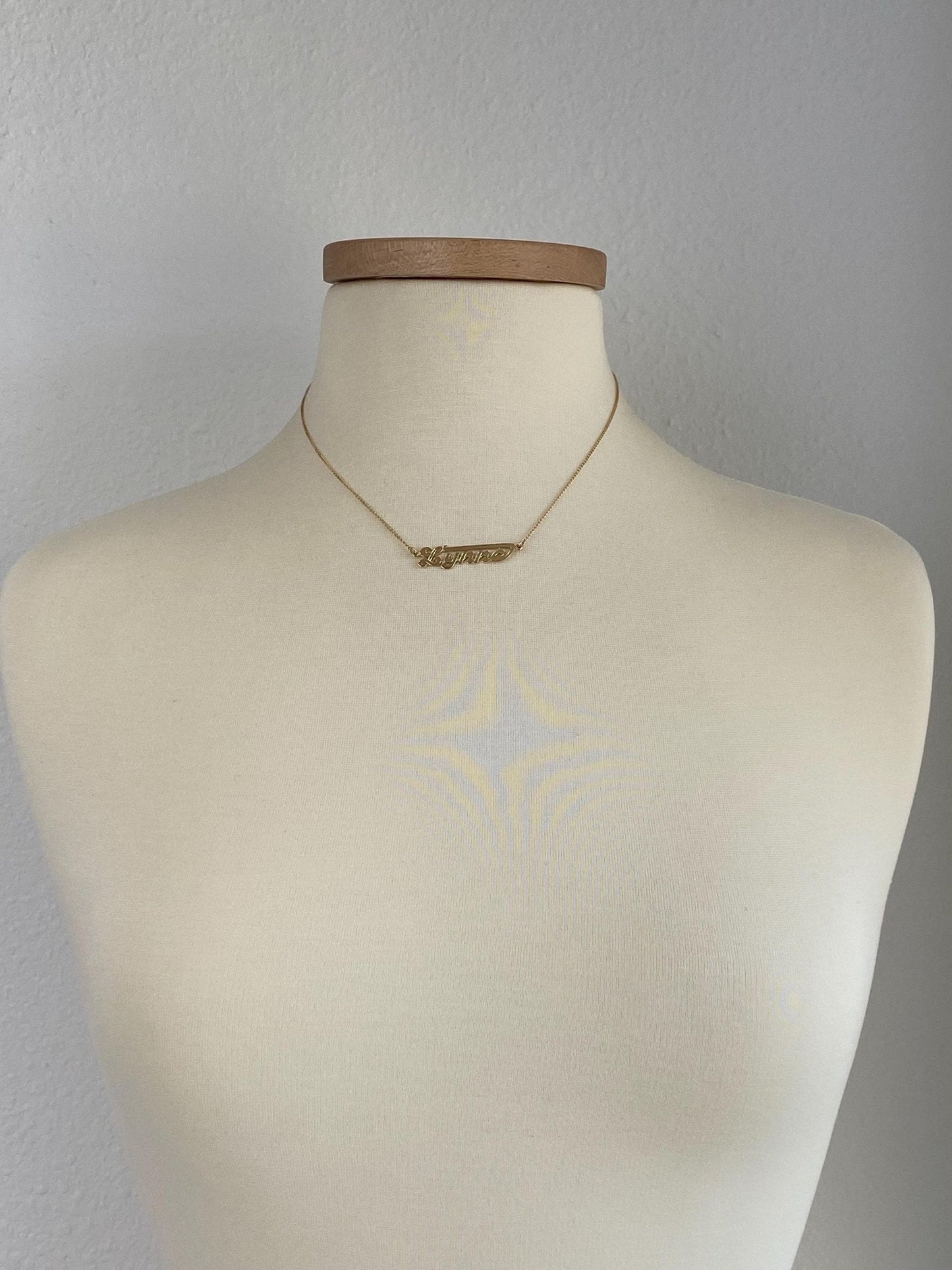 Vintage Solid 14k Yellow Gold 'Lynne' Nameplate Curb Chain Necklace - 17 inches