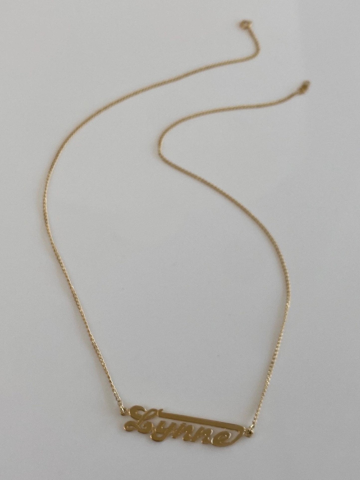 Vintage Solid 14k Yellow Gold 'Lynne' Nameplate Curb Chain Necklace - 17 inches