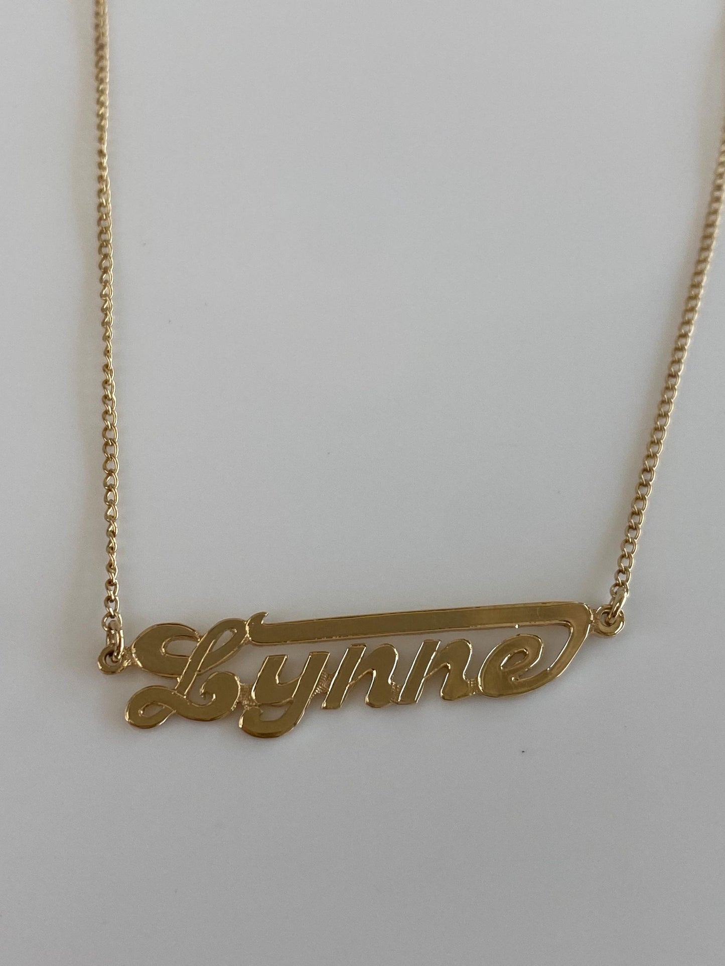 Vintage Solid 14k Yellow Gold 'Lynne' Nameplate Curb Chain Necklace - 17 inches