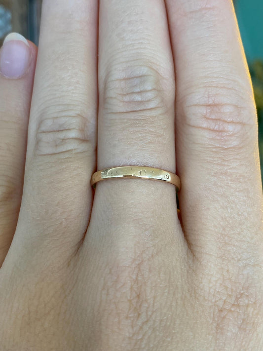 Vintage Solid 14k Yellow Gold Slim Worn Design Ring Band - Size 7