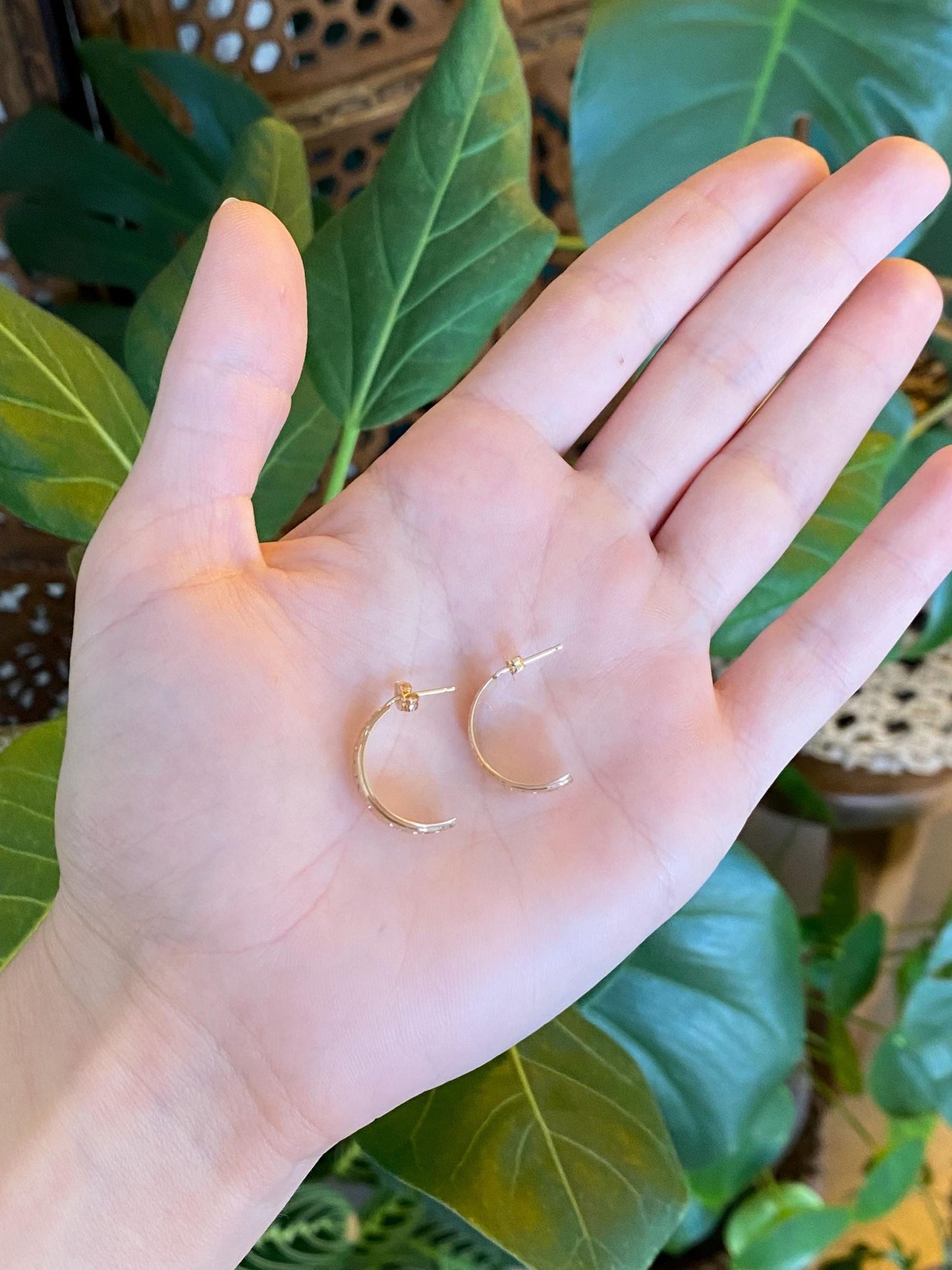 Vintage Solid 14k Yellow Gold Design Drop Earrings