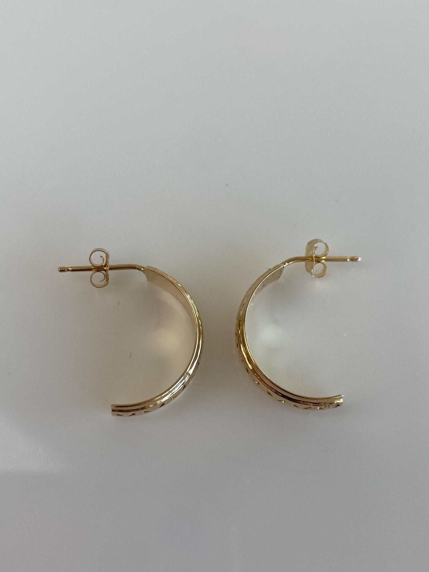 Vintage Solid 14k Yellow Gold Design Drop Earrings
