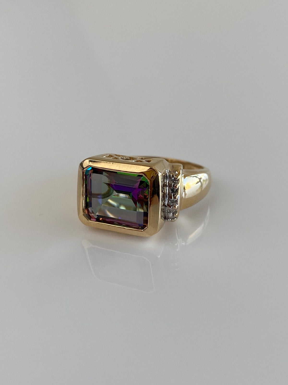 Vintage Solid 14k White & Yellow Gold Diamond Mystic Topaz Ring - Size 7.75