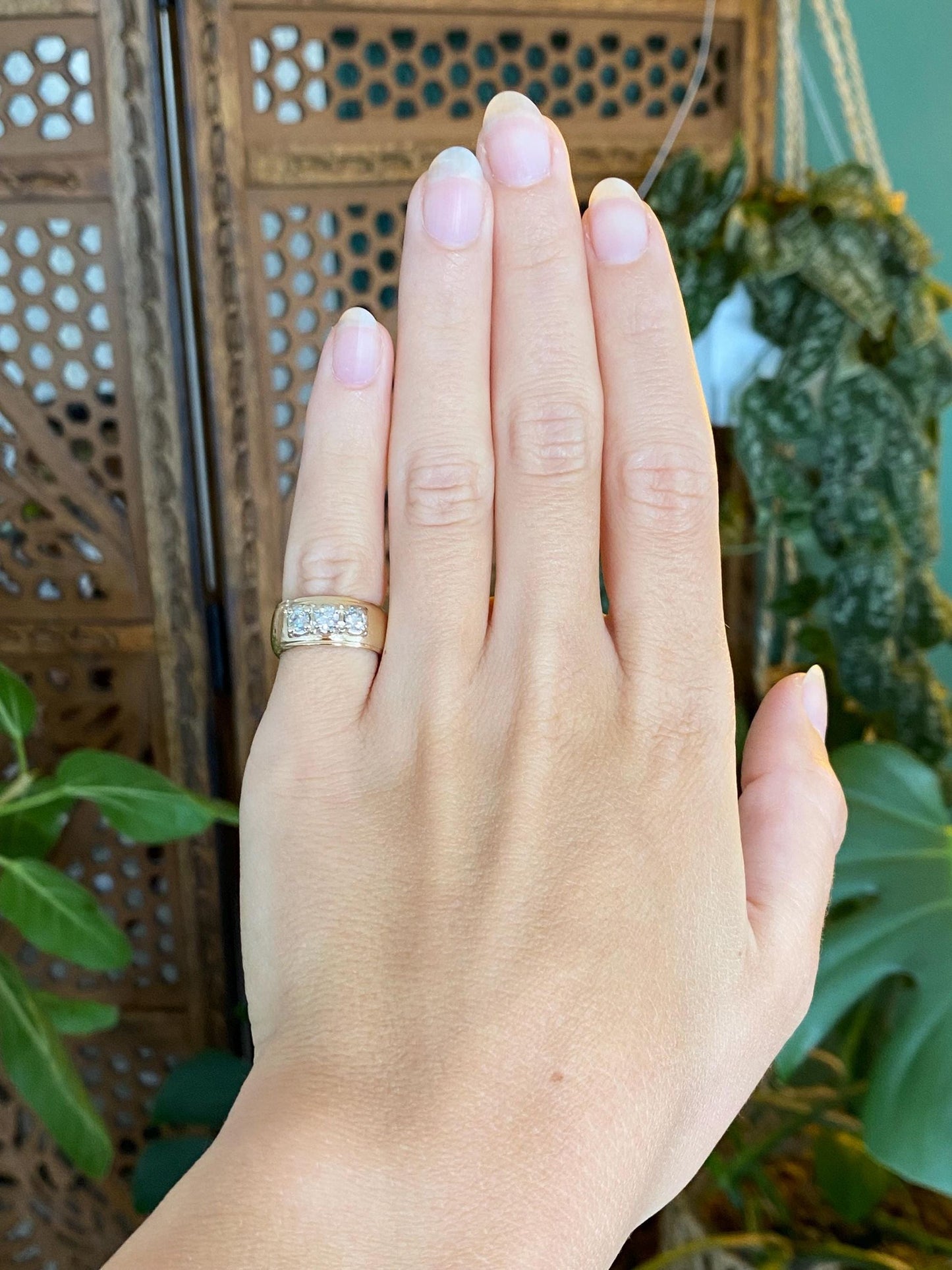 Vintage Solid 14k Yellow Gold Triple Diamond Lined Ring Band - Size 4.5