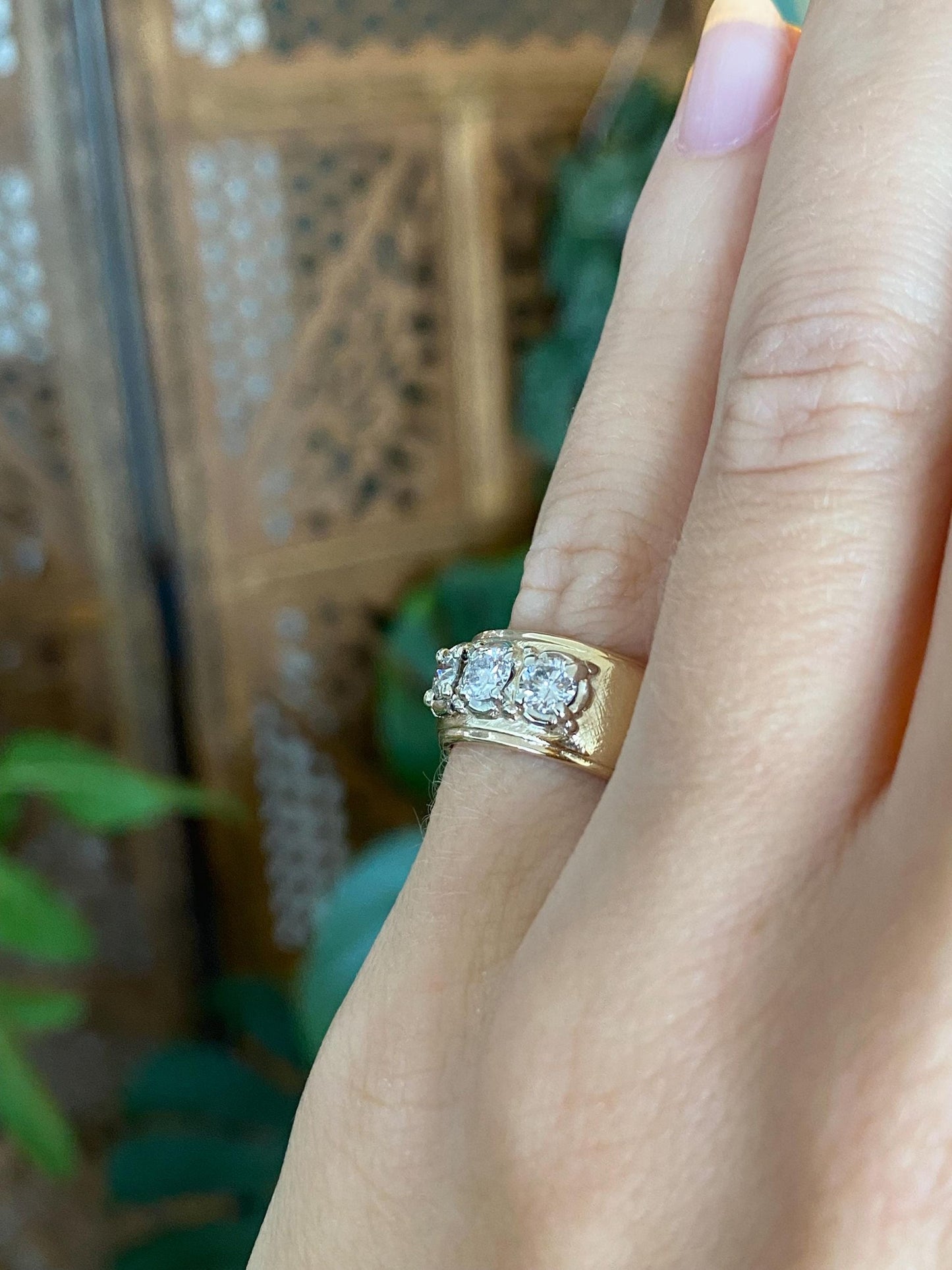 Vintage Solid 14k Yellow Gold Triple Diamond Lined Ring Band - Size 4.5