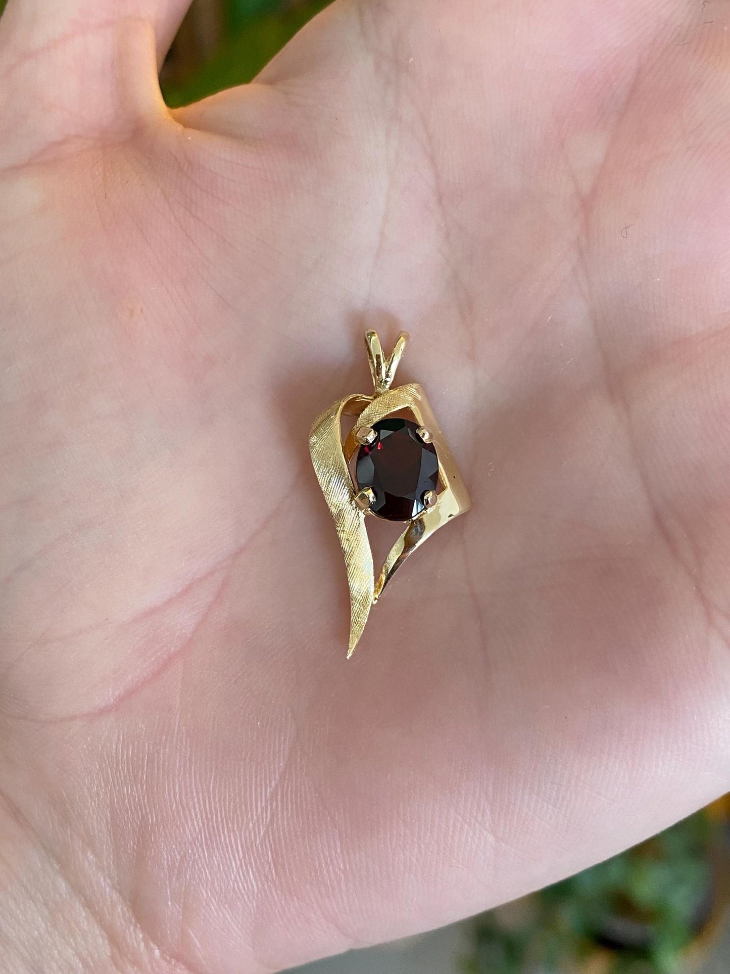 Vintage Solid 14k Yellow Gold Garnet Charm