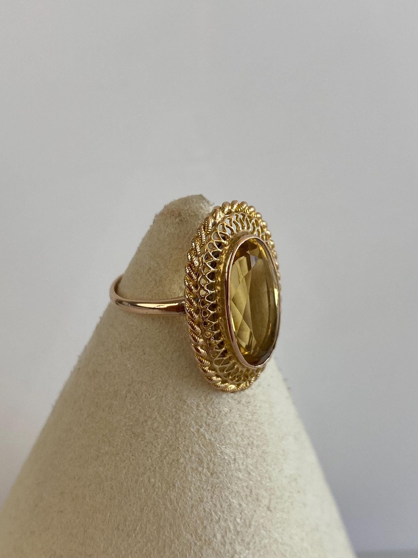 Vintage Solid 18k Yellow Gold Citrine Ring - Size 5.25
