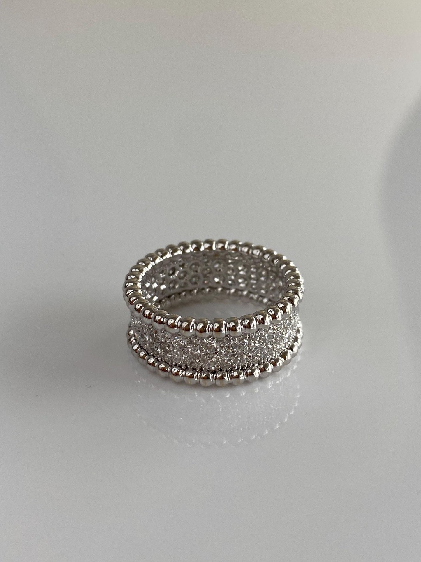 Vintage Solid 18k White Gold Diamond Ring Band - Size 6.25