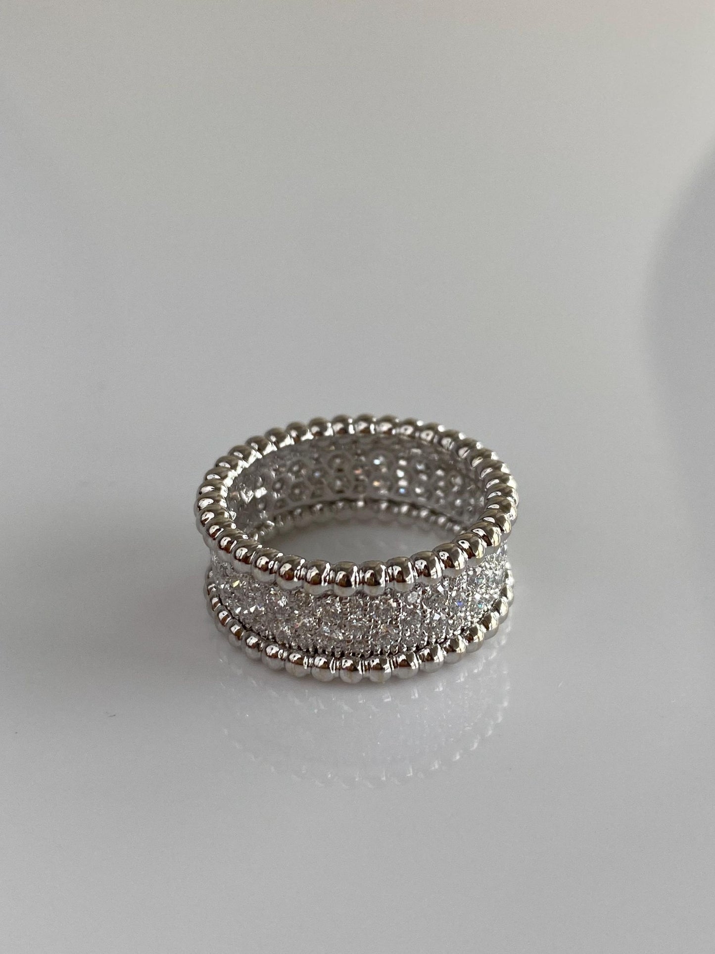 Vintage Solid 18k White Gold Diamond Ring Band - Size 6.25