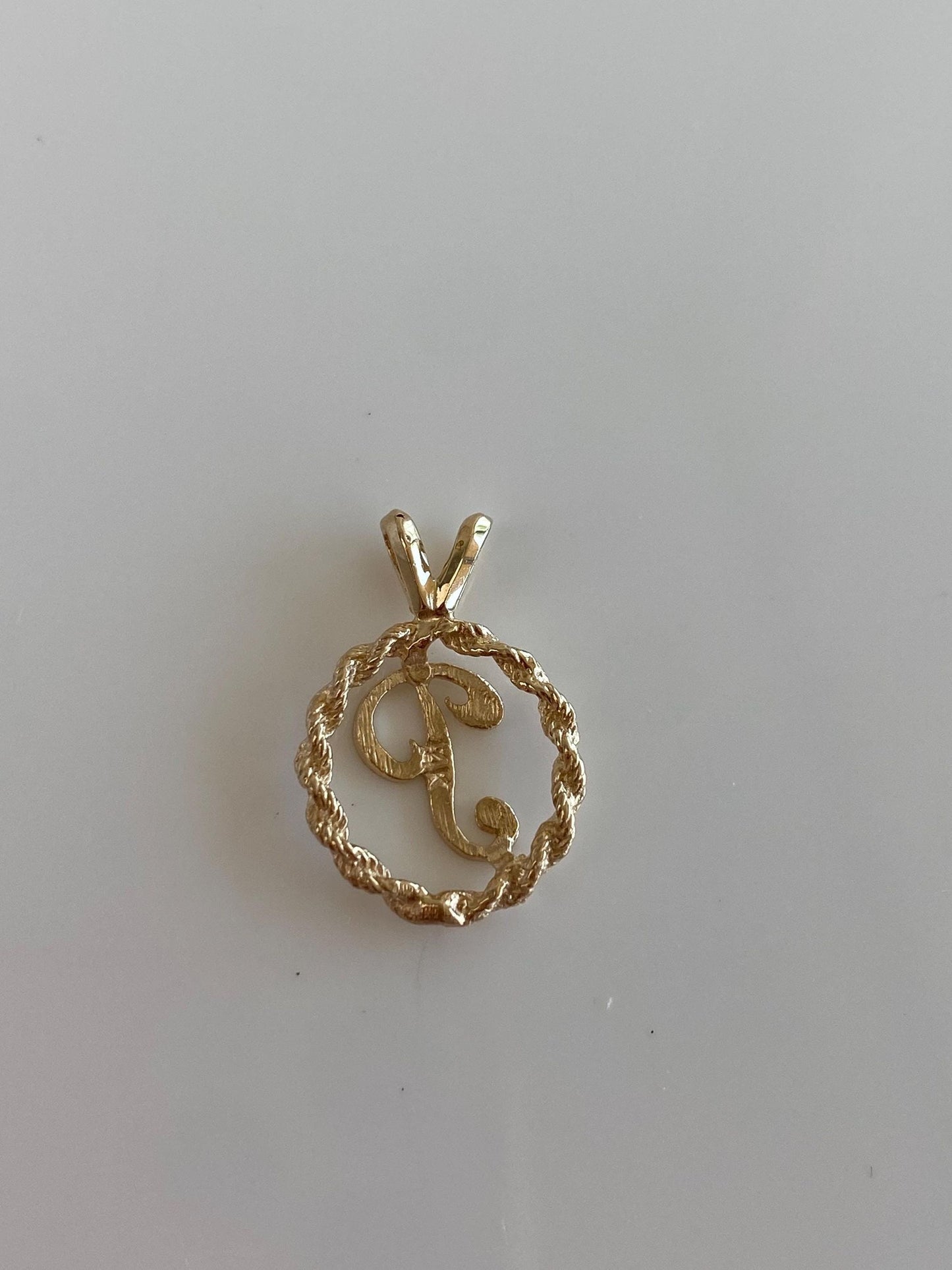 Vintage Solid 14k Yellow Gold Initial 'P' Rope Border Charm