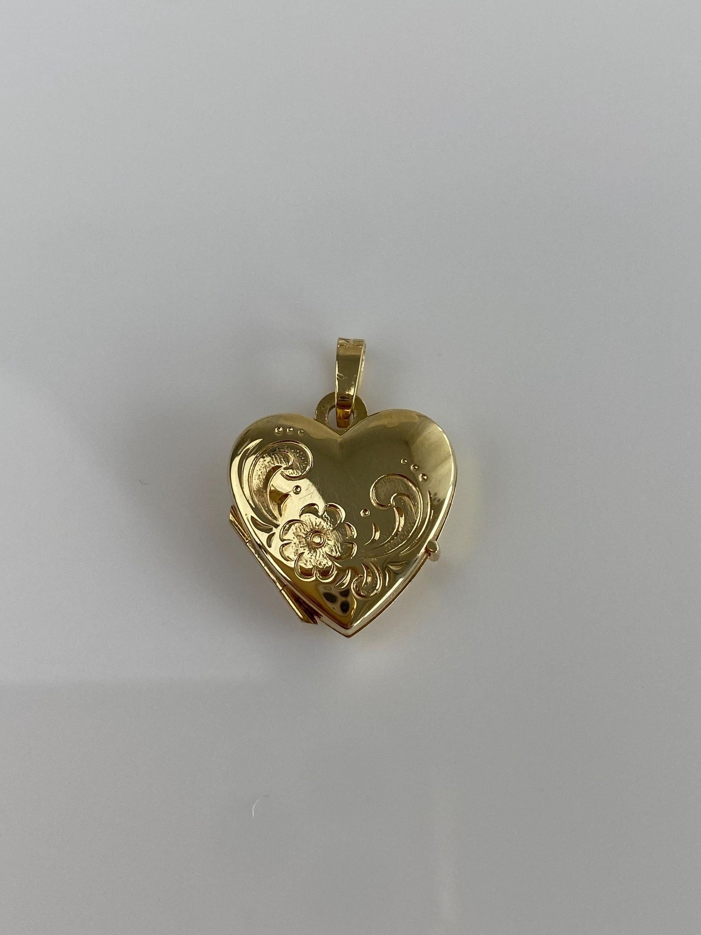 Vintage Solid 14k Yellow Gold Floral Heart Locket Charm