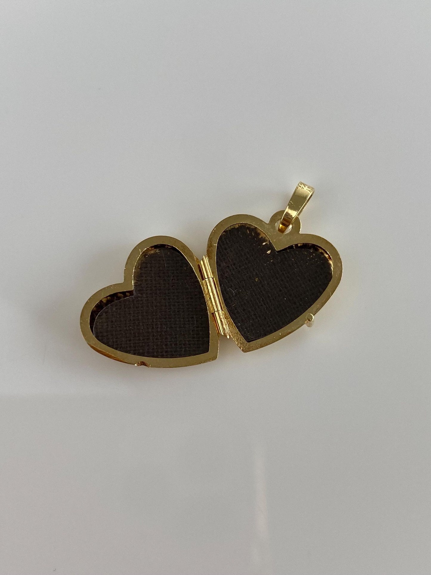 Vintage Solid 14k Yellow Gold Floral Heart Locket Charm