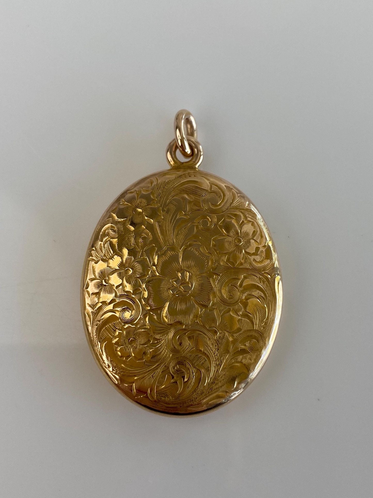 Vintage Solid 10k Yellow Gold Engraved Floral Locket Charm