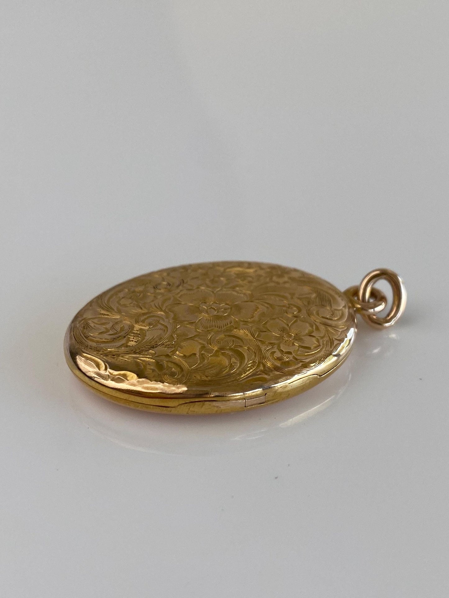 Vintage Solid 10k Yellow Gold Engraved Floral Locket Charm