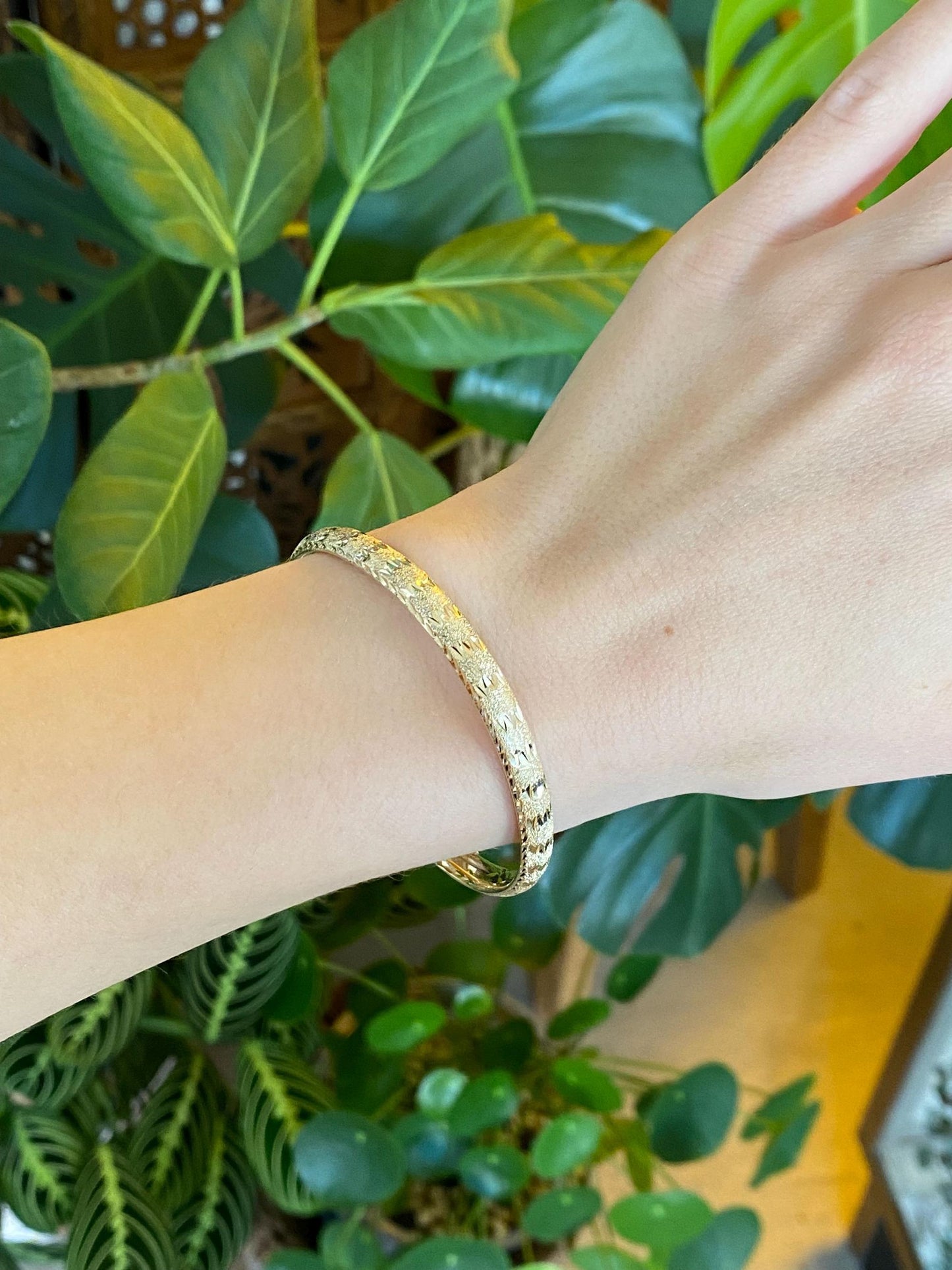 Vintage 14k Yellow Gold Diamond Cut Bangle Bracelet - 7 1/4 Inches