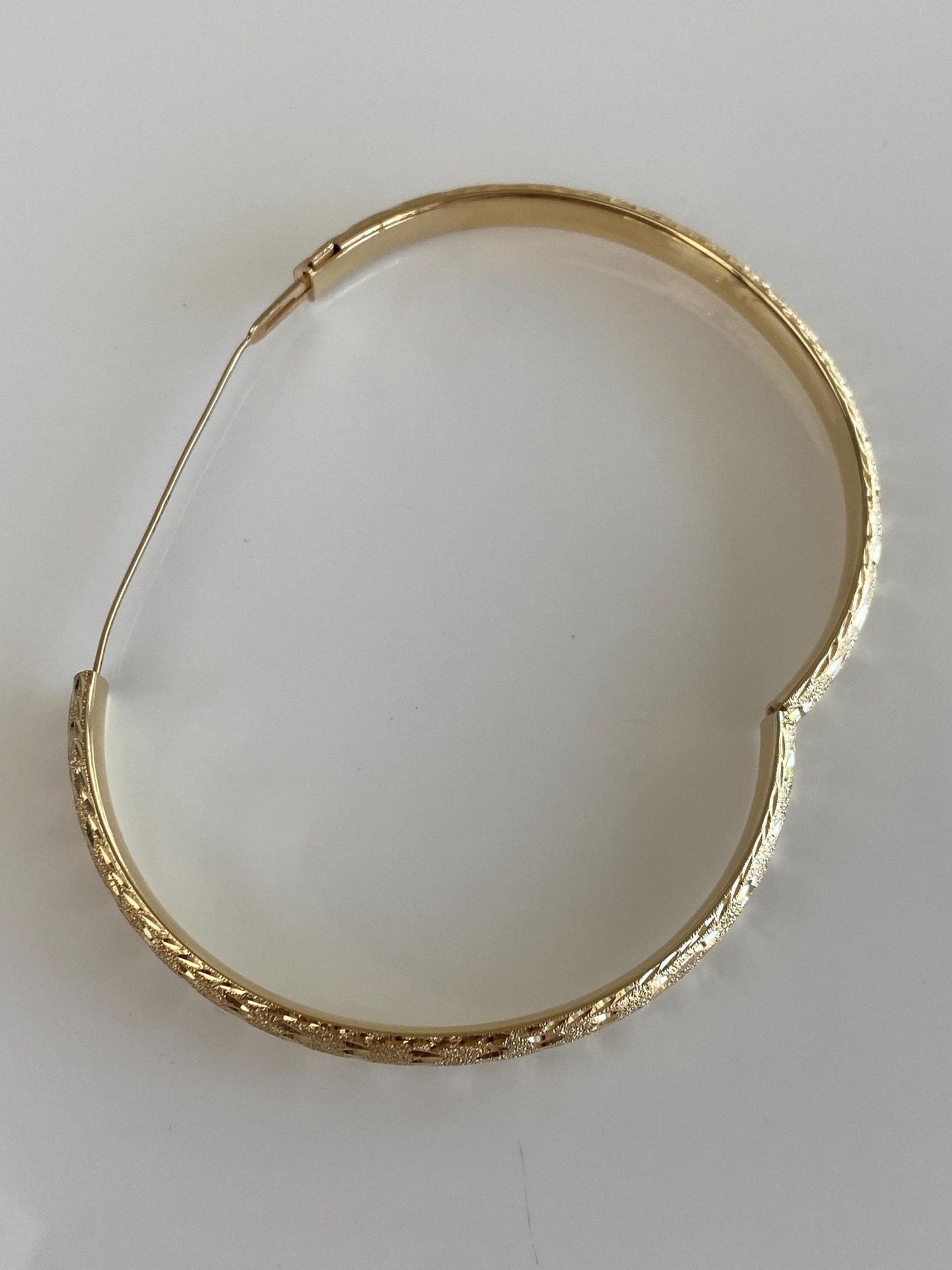 Vintage 14k Yellow Gold Diamond Cut Bangle Bracelet - 7 1/4 Inches