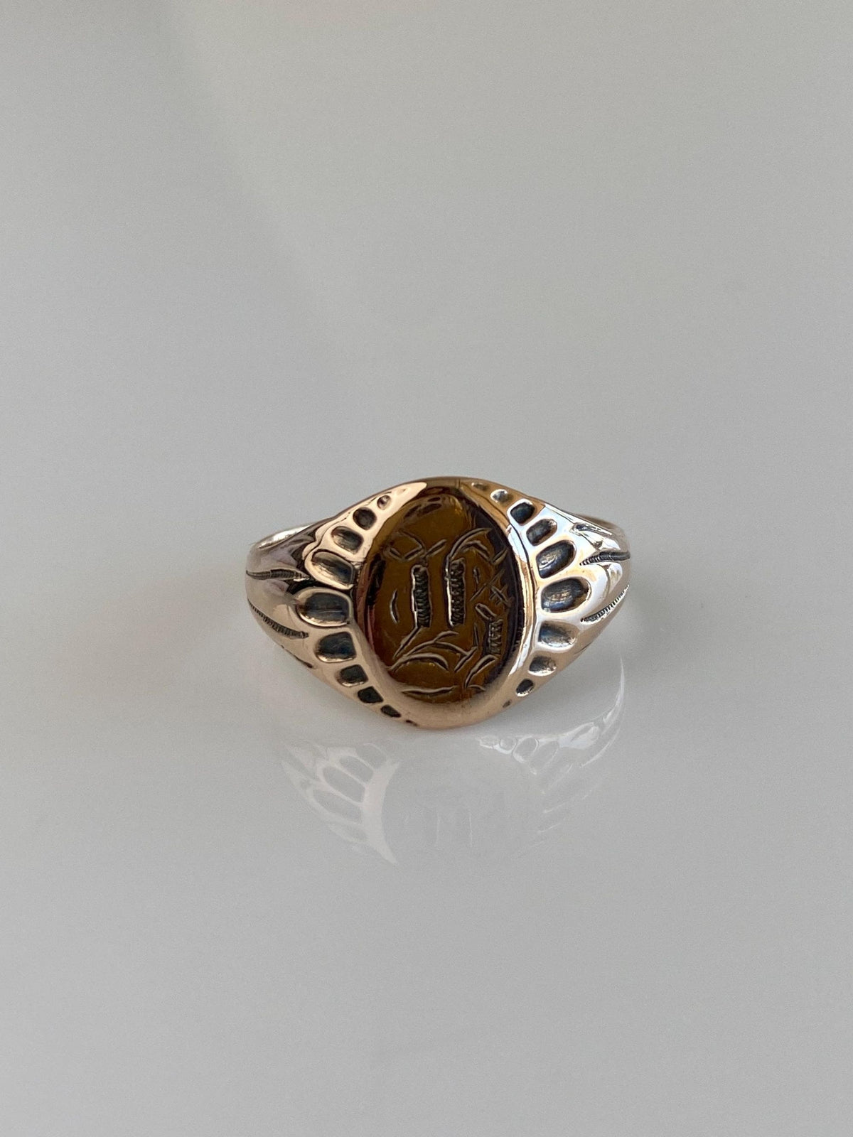 Vintage Solid 8k Rose Gold Initial Signet Ring - Size 7.5
