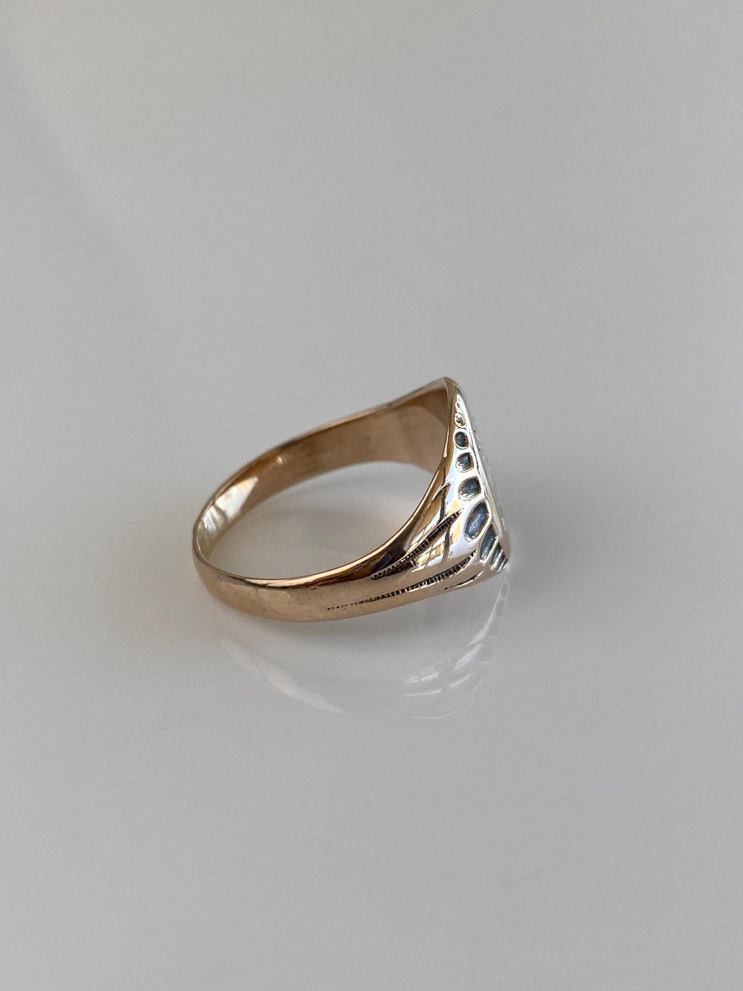 Vintage Solid 8k Rose Gold Initial Signet Ring - Size 7.5