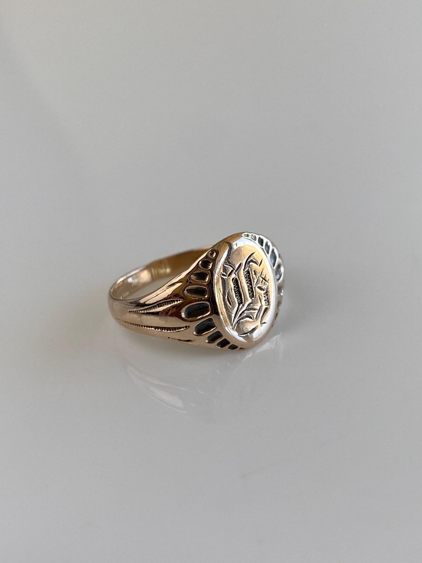 Vintage Solid 8k Rose Gold Initial Signet Ring - Size 7.5
