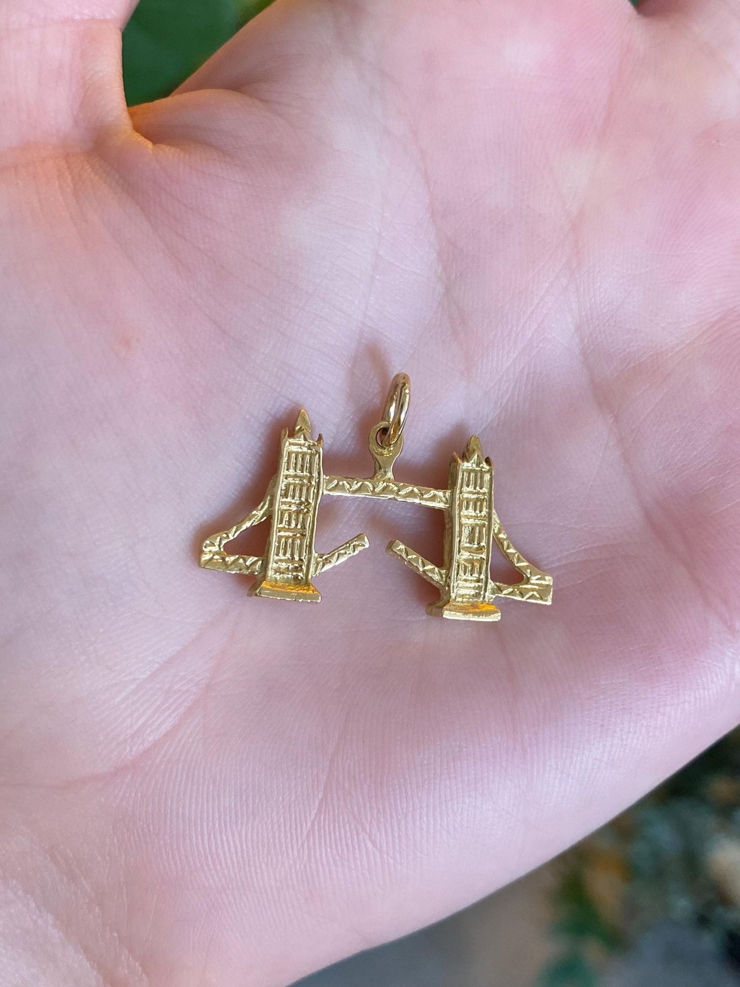 Vintage Solid 18k Yellow Gold Opening Bridge Charm