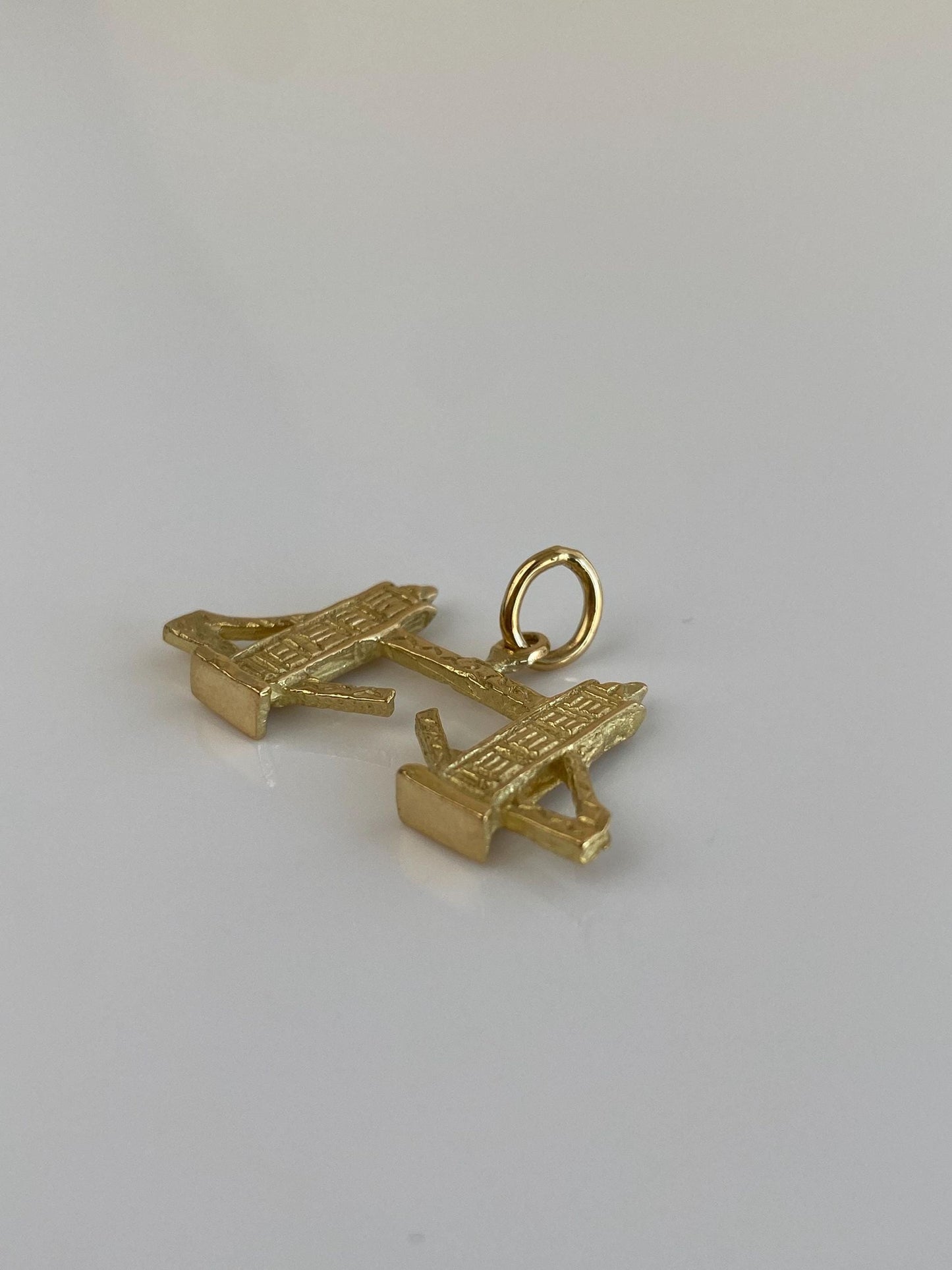 Vintage Solid 18k Yellow Gold Opening Bridge Charm