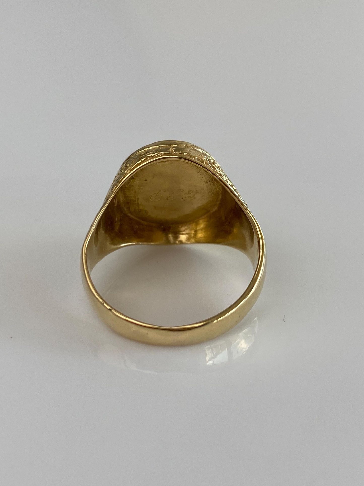 Vintage Solid 18k Yellow Gold Crest Signet Ring - Size 8.5