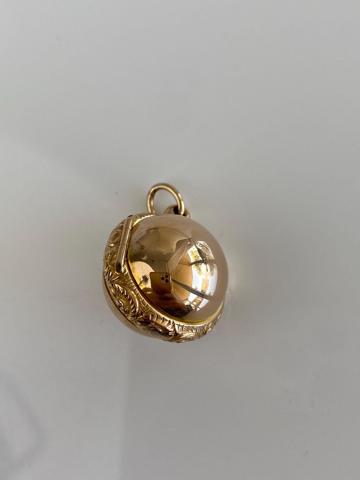 Vintage Solid 15k Yellow Gold Designed Sphere Locket Charm