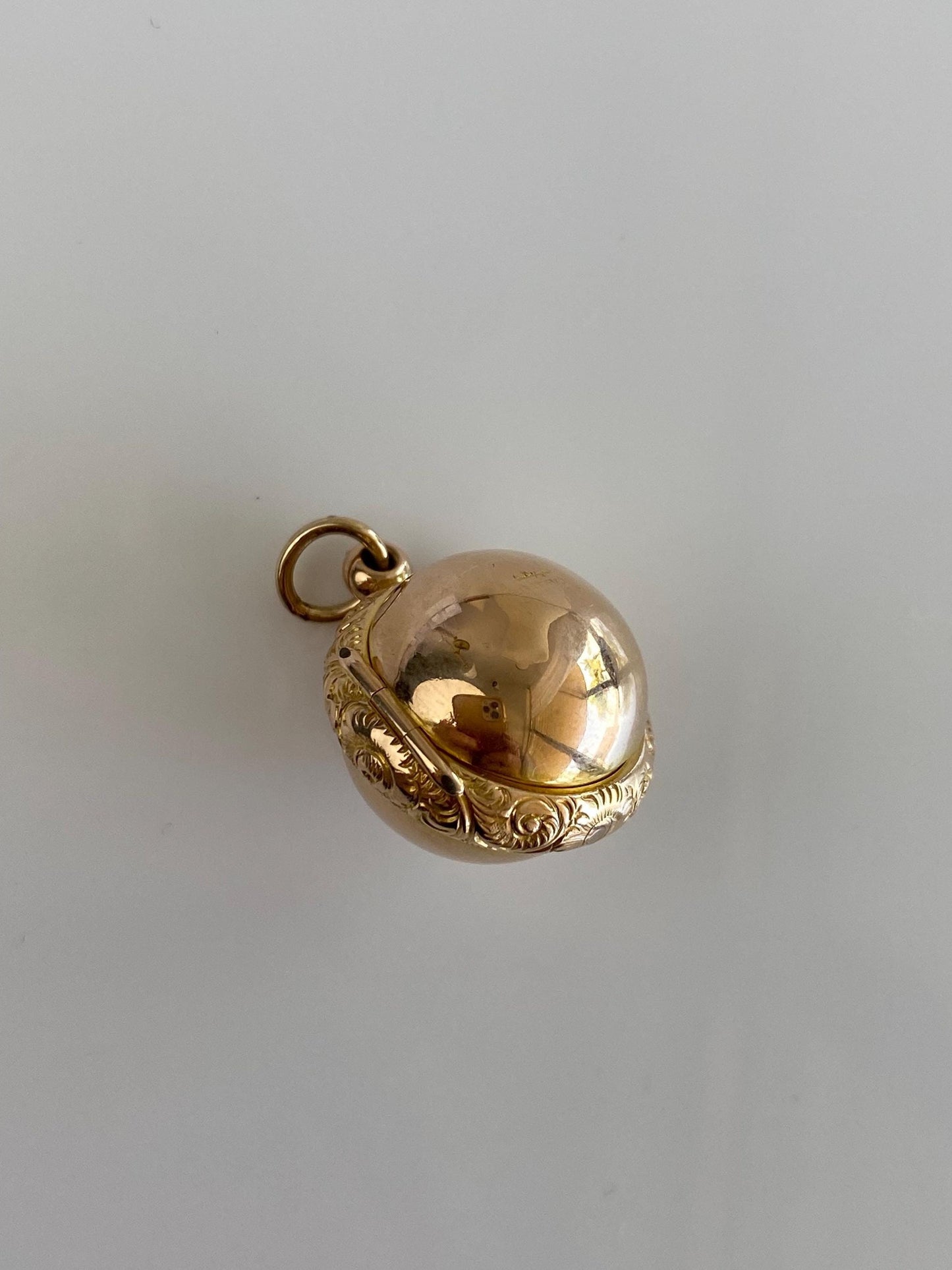 Vintage Solid 15k Yellow Gold Designed Sphere Locket Charm