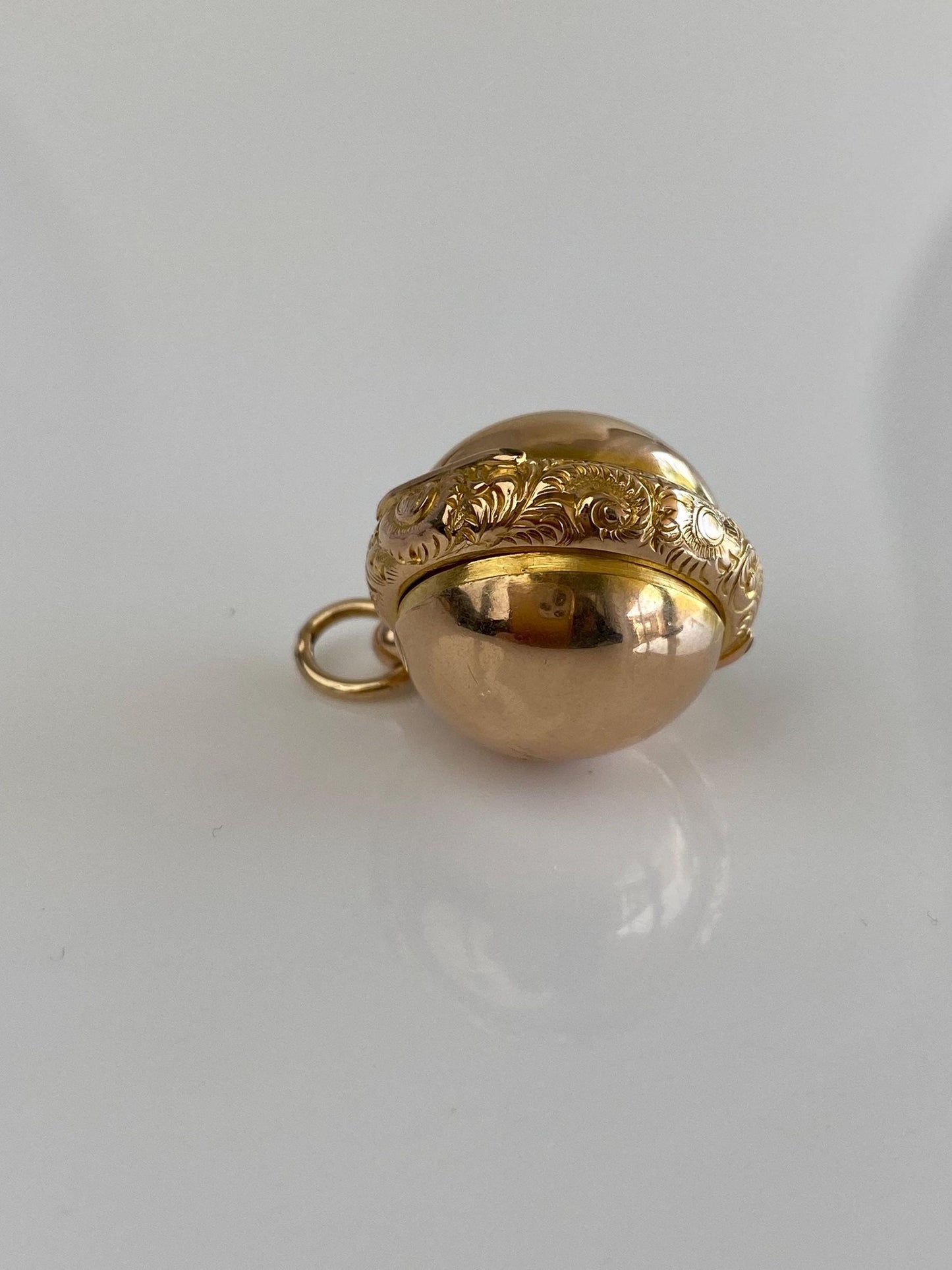 Vintage Solid 15k Yellow Gold Designed Sphere Locket Charm