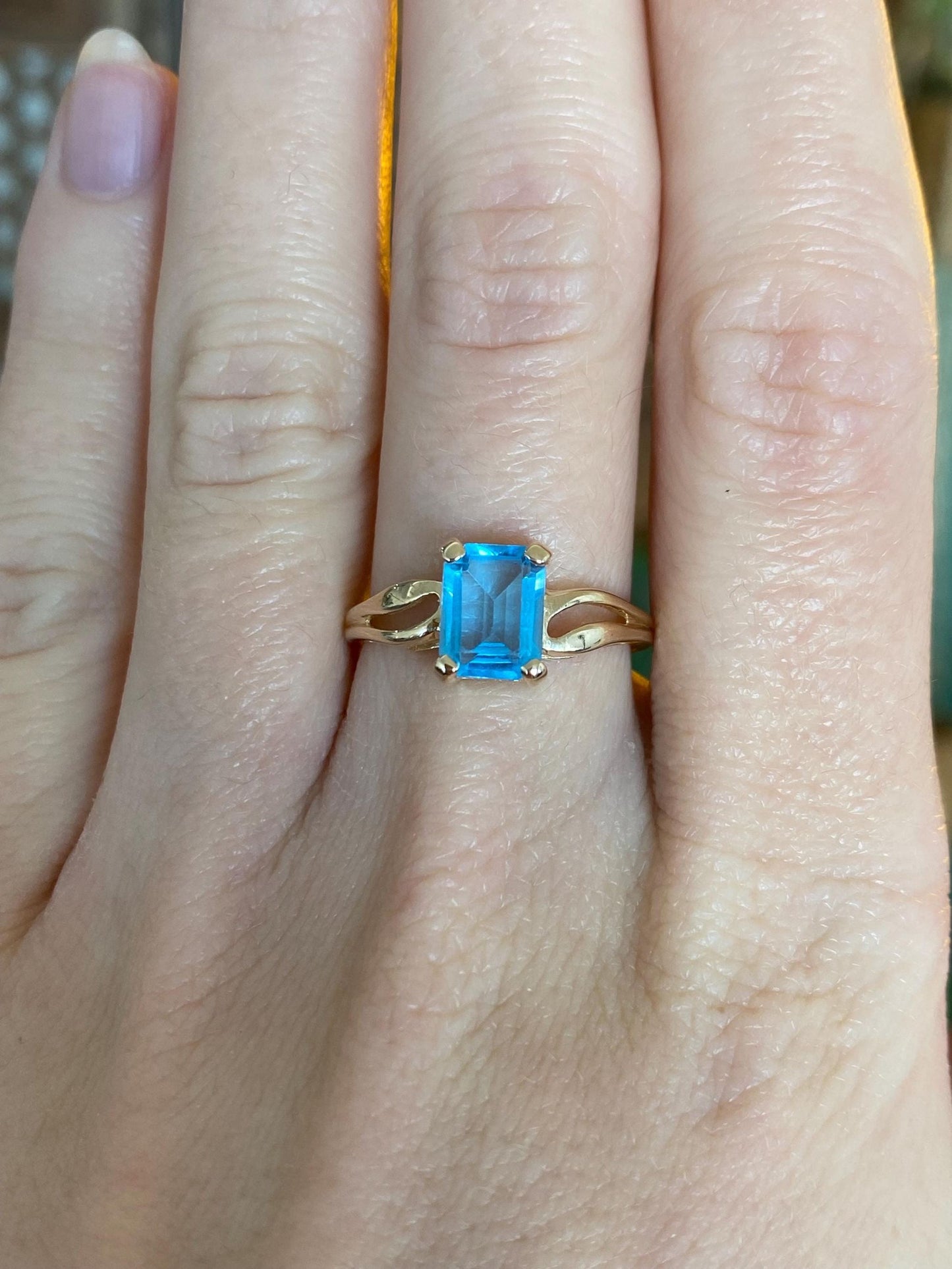 Vintage Solid 14k Yellow Gold Topaz Ring - Size 7.75