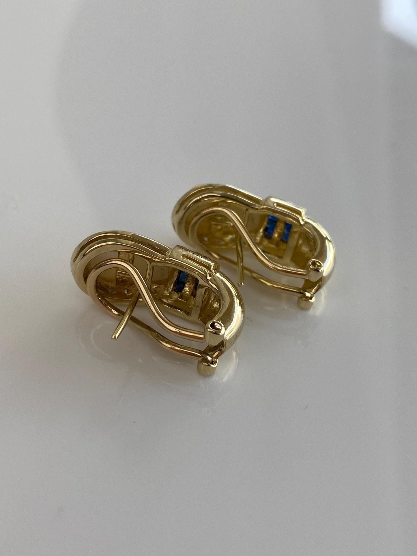 Vintage Solid 14k Yellow Gold Diamond Blue Sapphire Mother of Pearl Drop Earrings