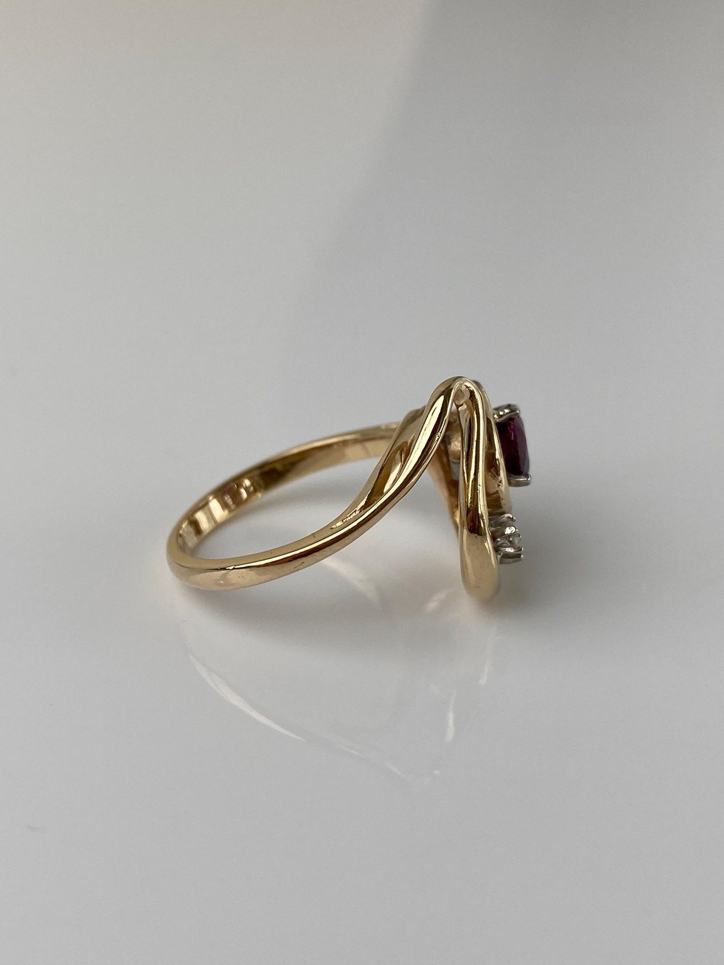 Vintage Solid 14k Yellow Gold Pink Sapphire Diamond Ring - Size 5.75
