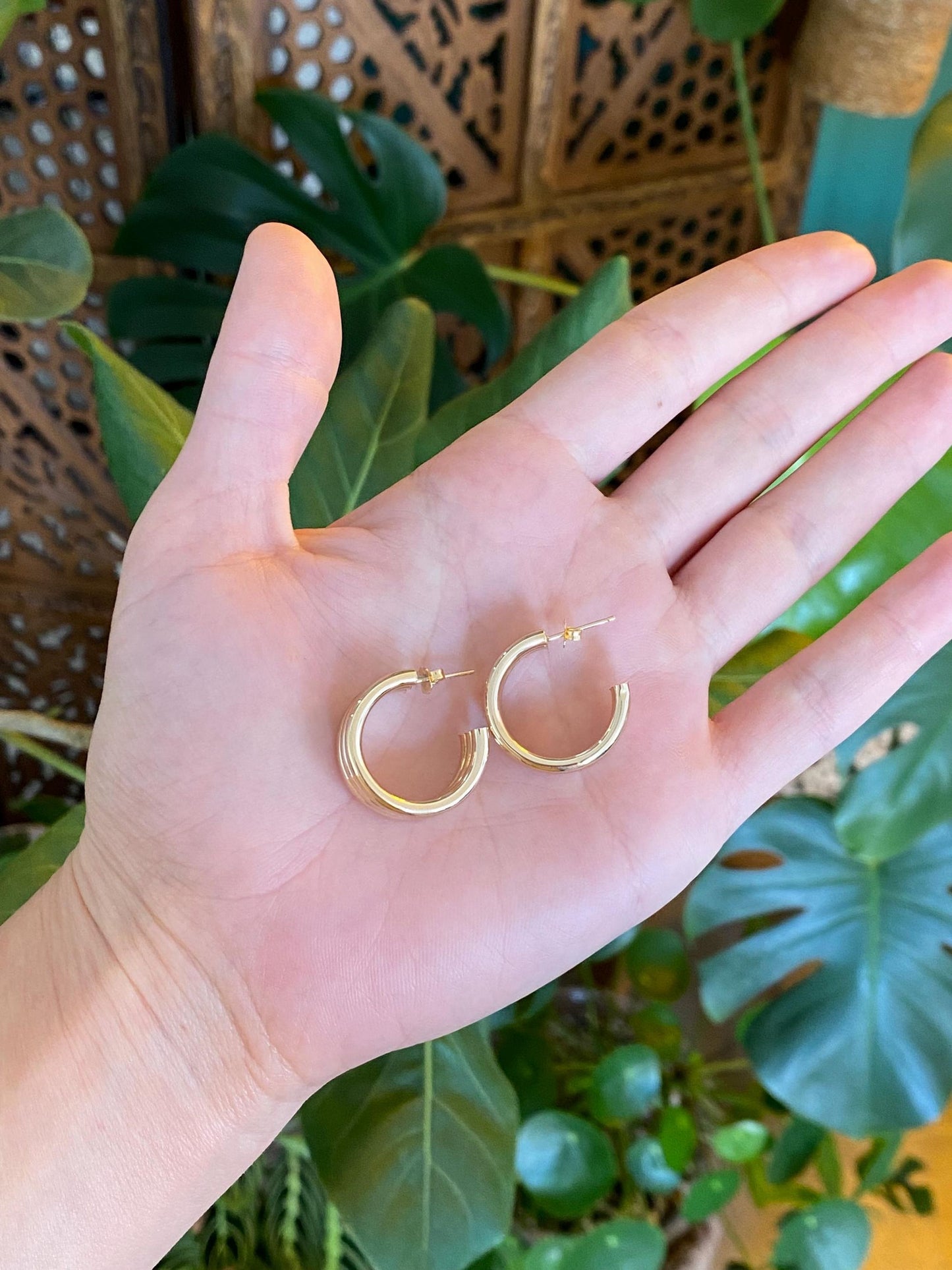 Vintage 14k Yellow Gold Lined Fluted Hoop Earrings