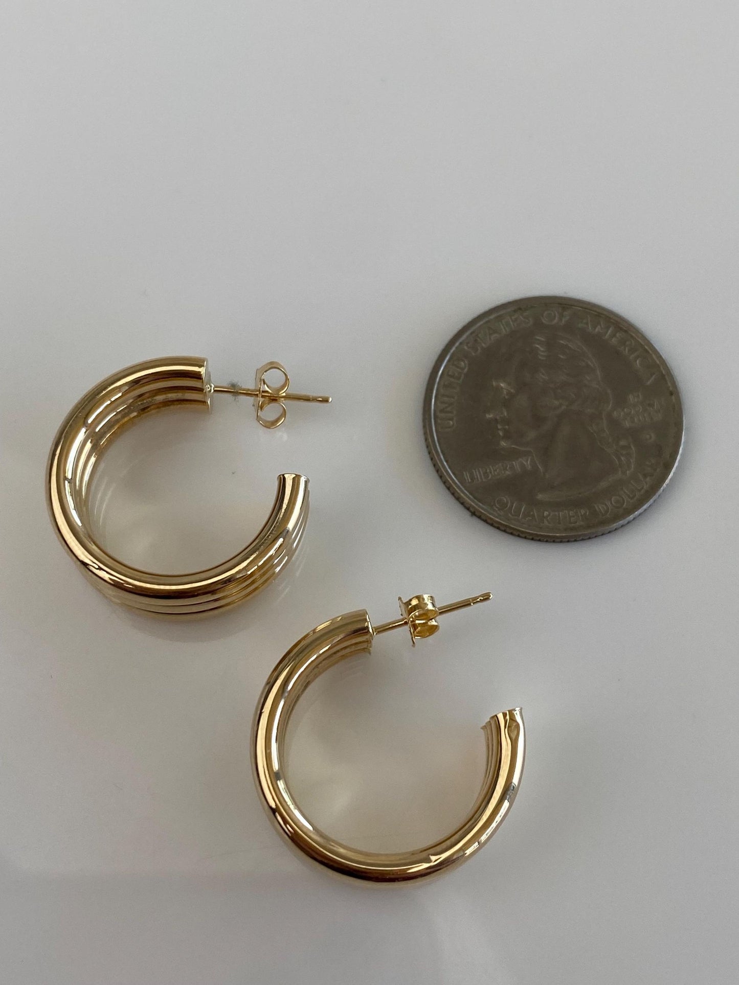 Vintage 14k Yellow Gold Lined Fluted Hoop Earrings