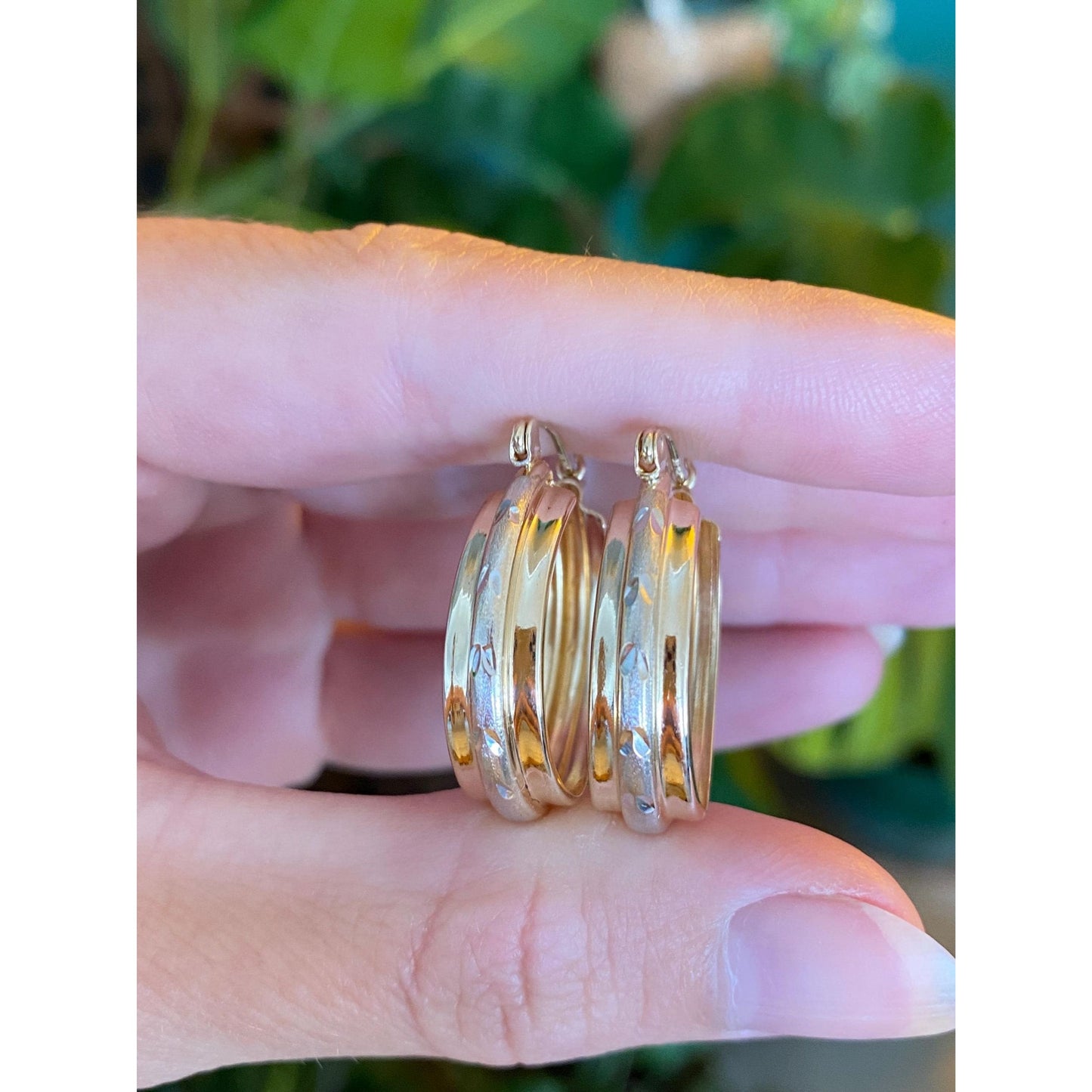 Vintage Solid 14k Yellow Gold Diamond Cut Lined Hoop Earrings