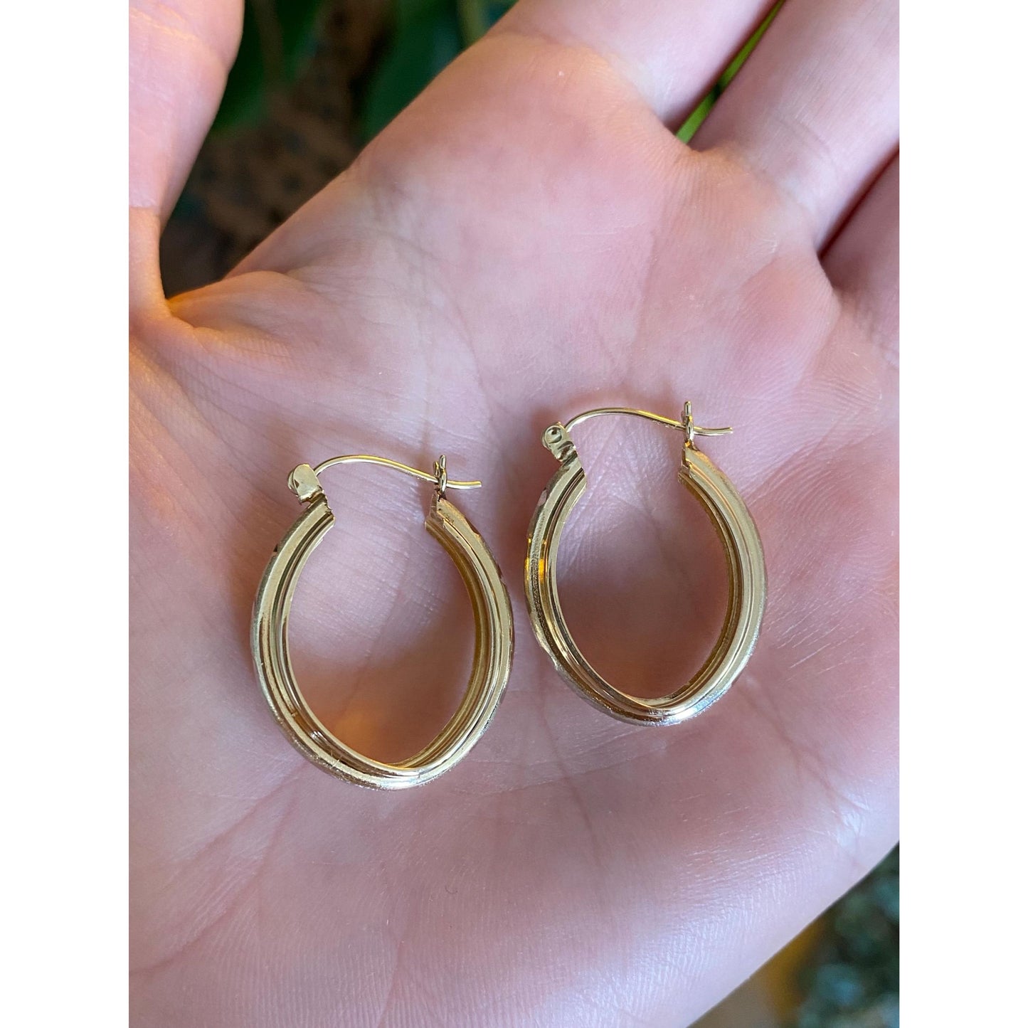 Vintage Solid 14k Yellow Gold Diamond Cut Lined Hoop Earrings