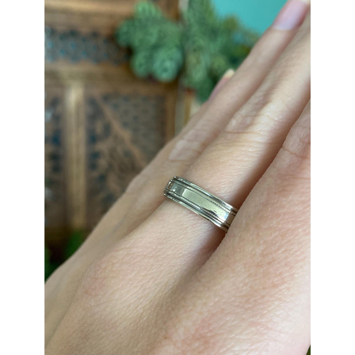 Vintage Solid 14k White Gold Lined Ring Band - Size 10