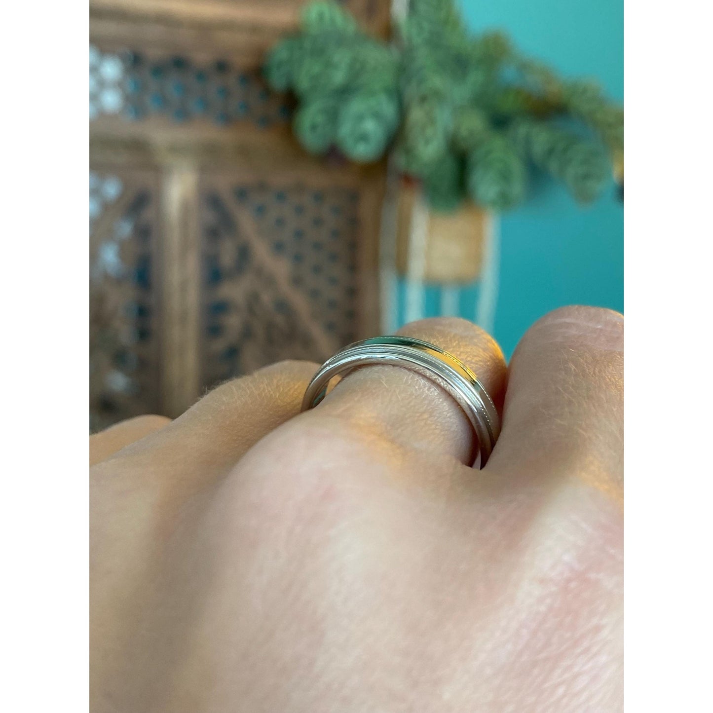 Vintage Solid 14k White Gold Lined Ring Band - Size 10