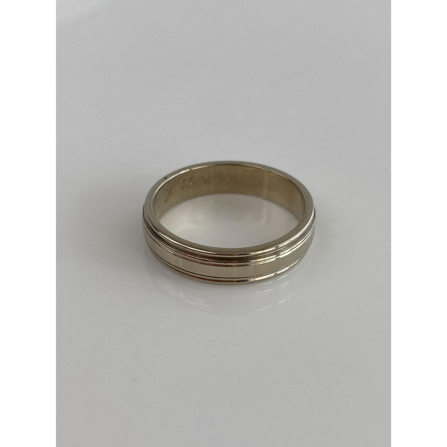 Vintage Solid 14k White Gold Lined Ring Band - Size 10