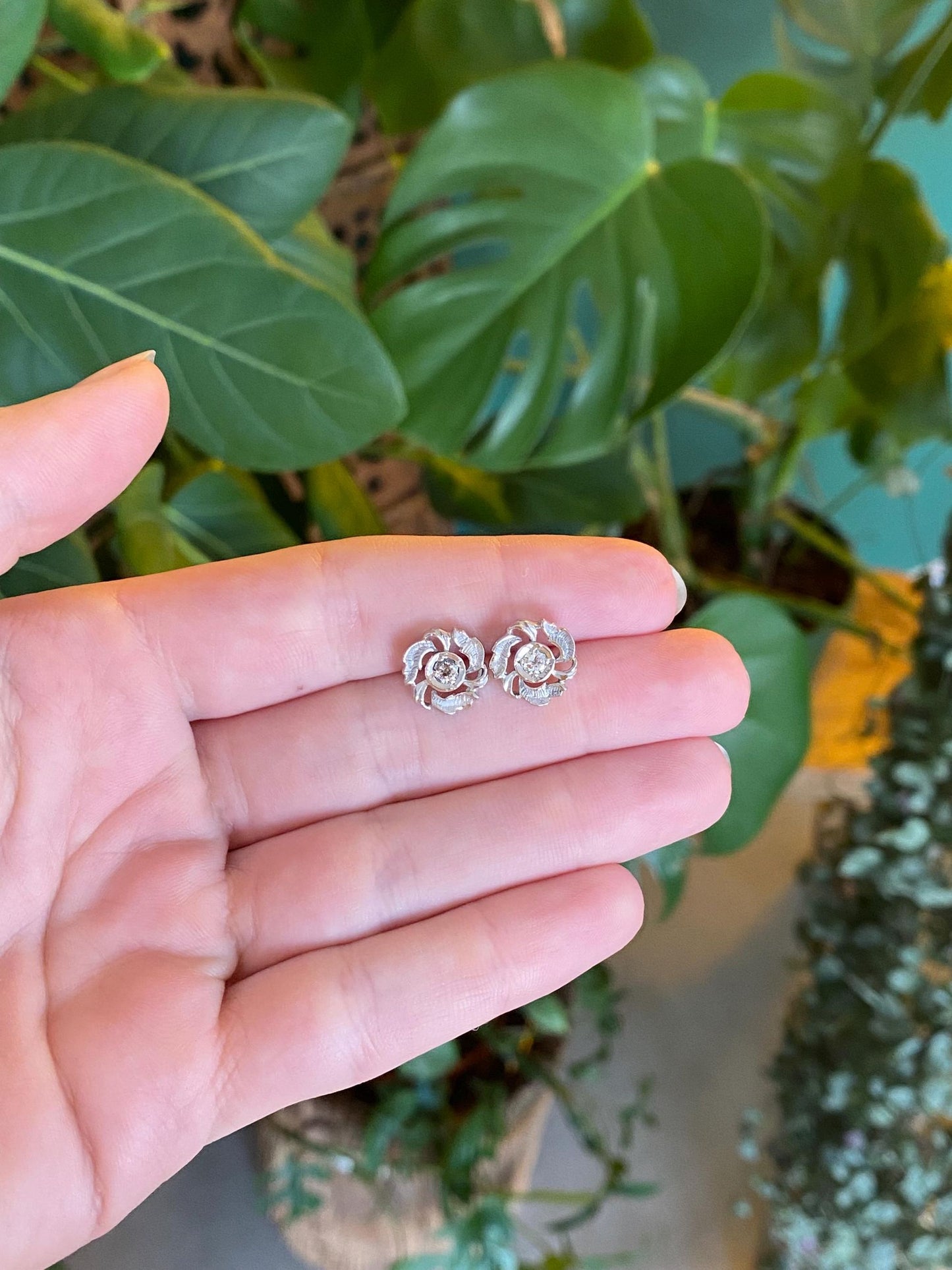 Vintage Solid 14k White Gold Diamond Flower Studs